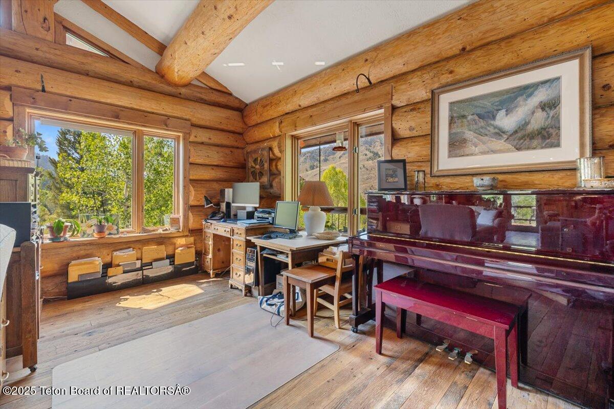 1035 E DEER CREEK Drive