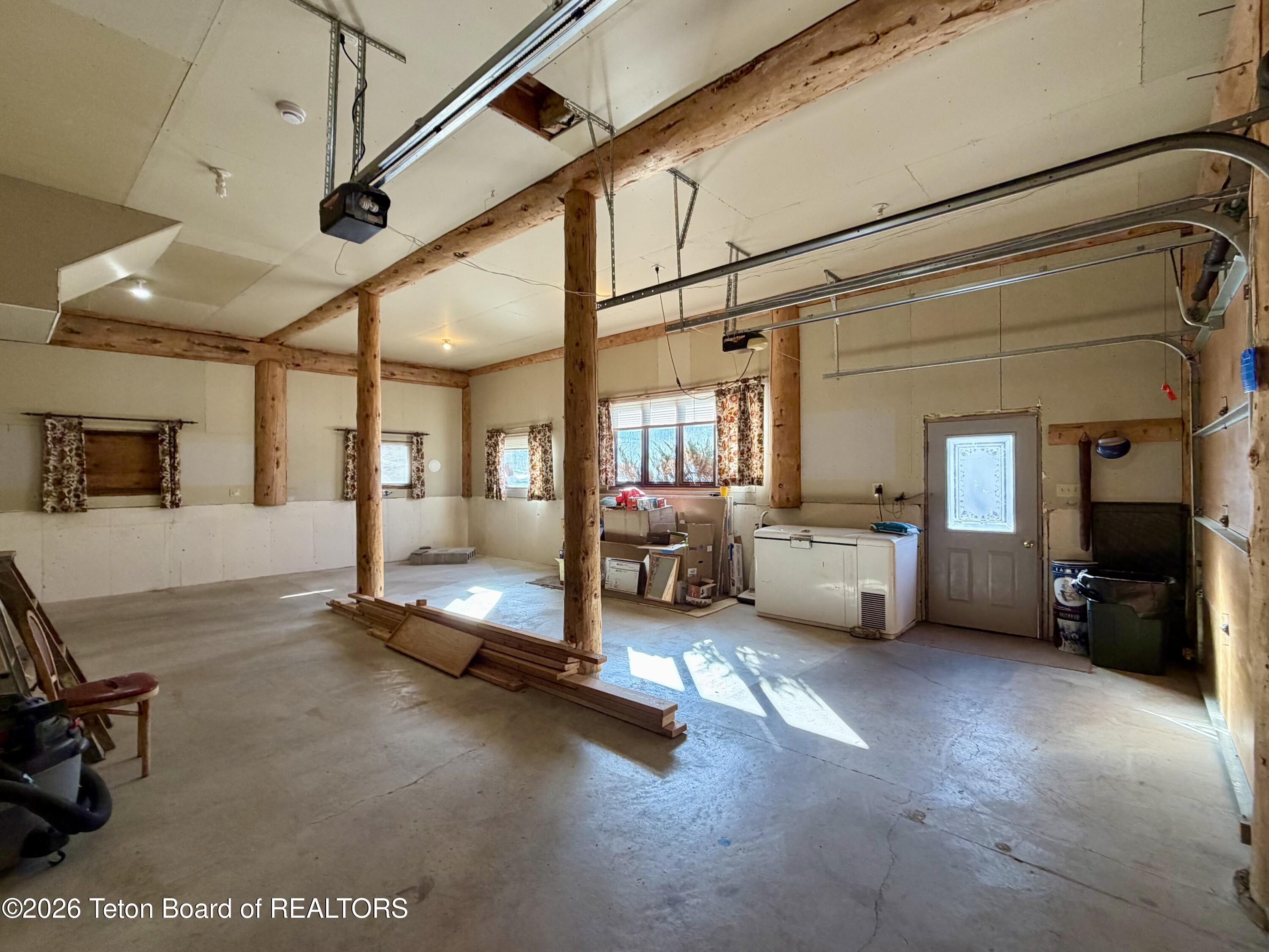 1035 E DEER CREEK Drive