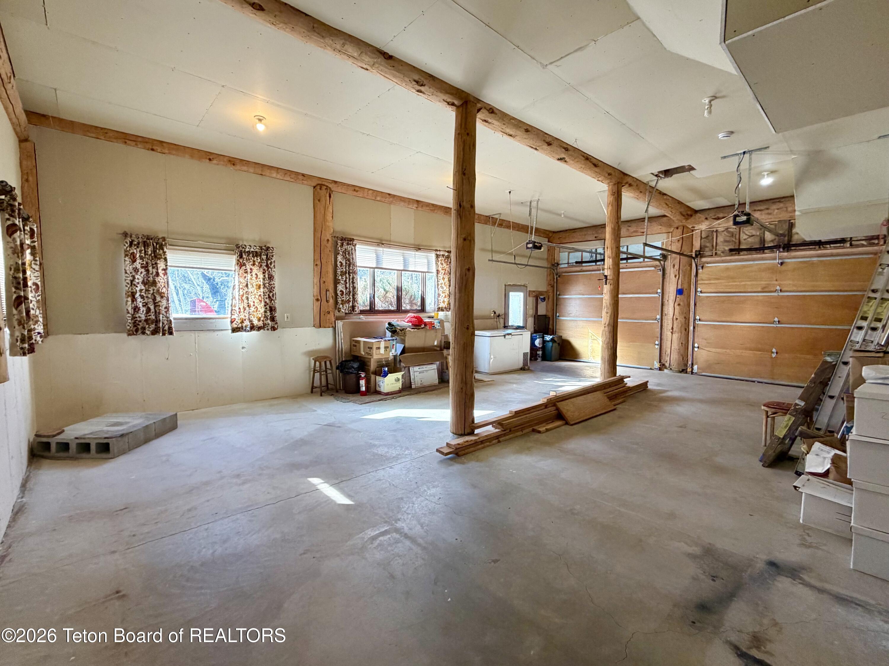 1035 E DEER CREEK Drive