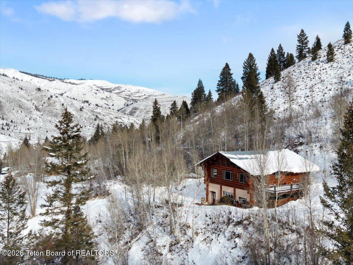 1035 E DEER CREEK Drive