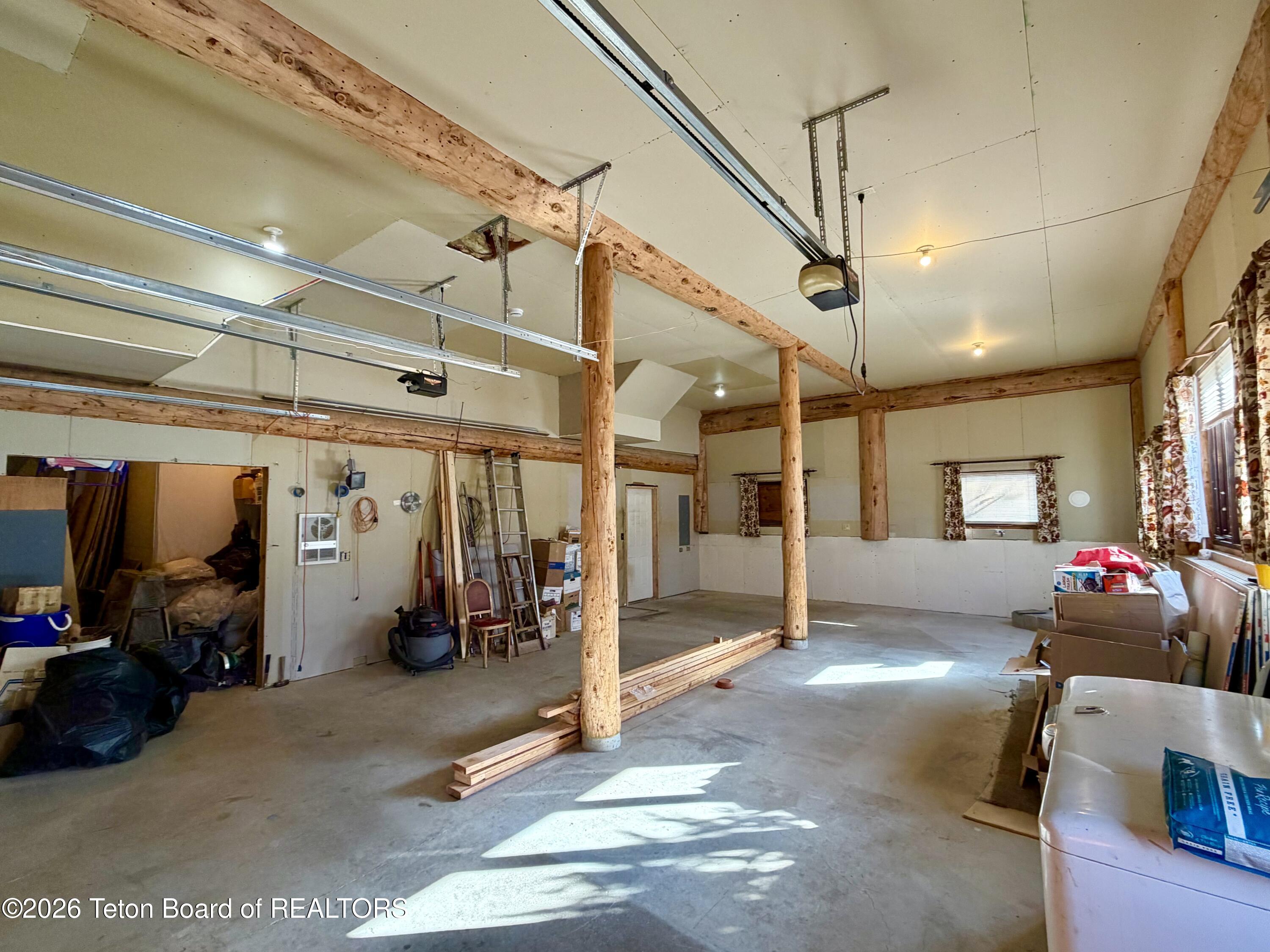 1035 E DEER CREEK Drive