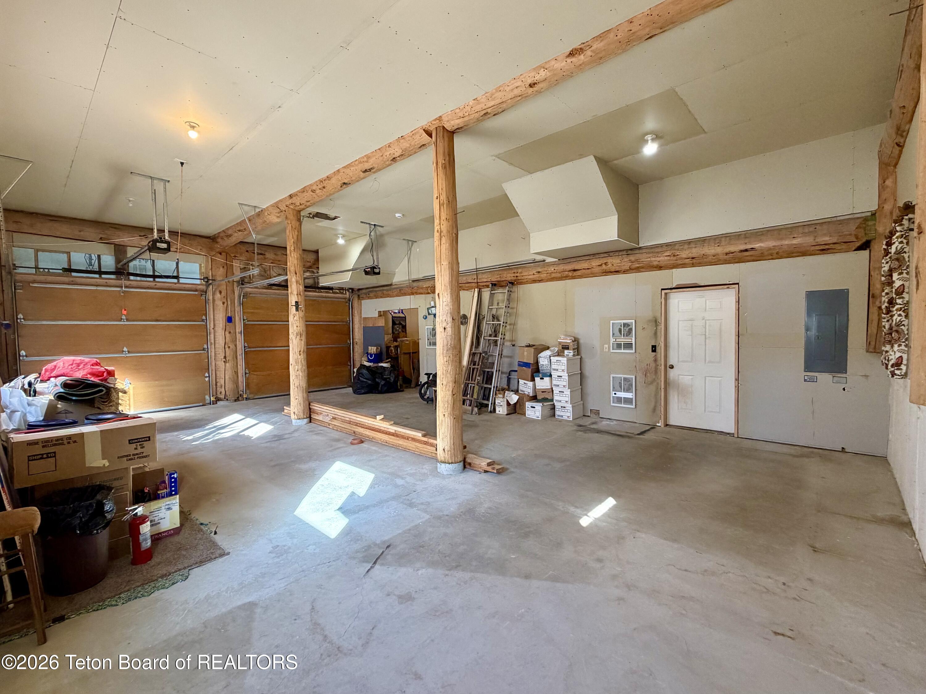 1035 E DEER CREEK Drive