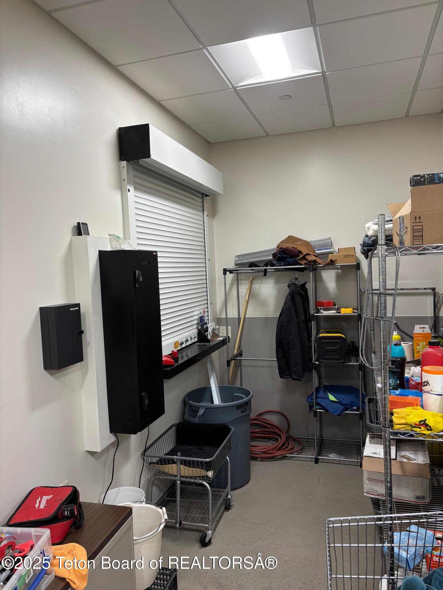 850 W BROADWAY Avenue, F