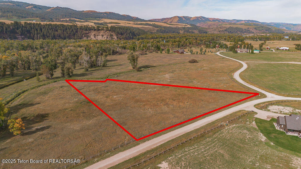 TBD WHITE TAIL Drive