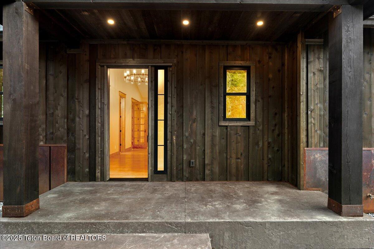 5727 FOREST RIDGE Road