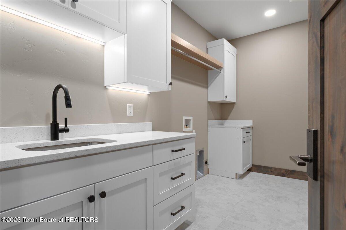 5727 FOREST RIDGE Road