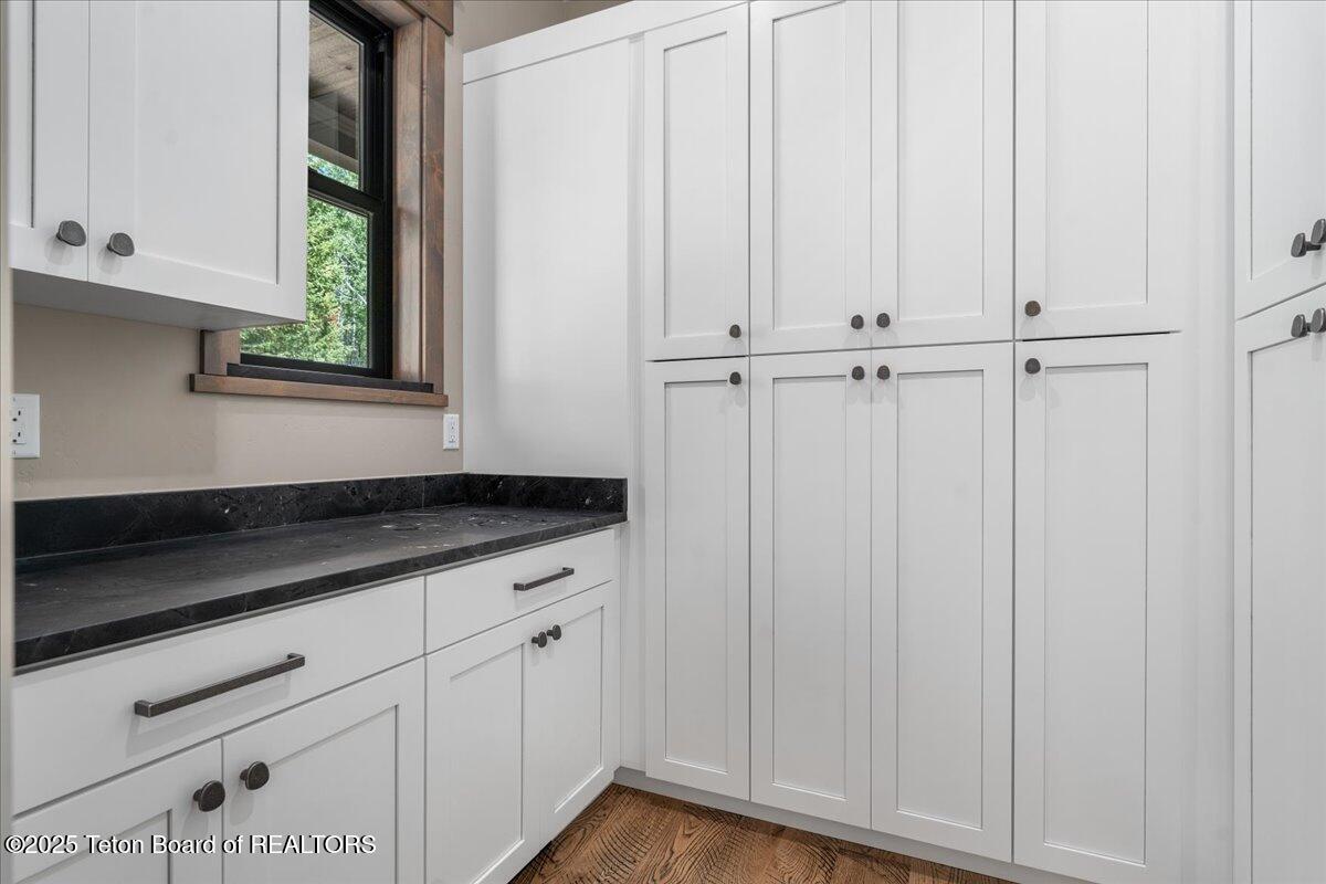 5727 FOREST RIDGE Road