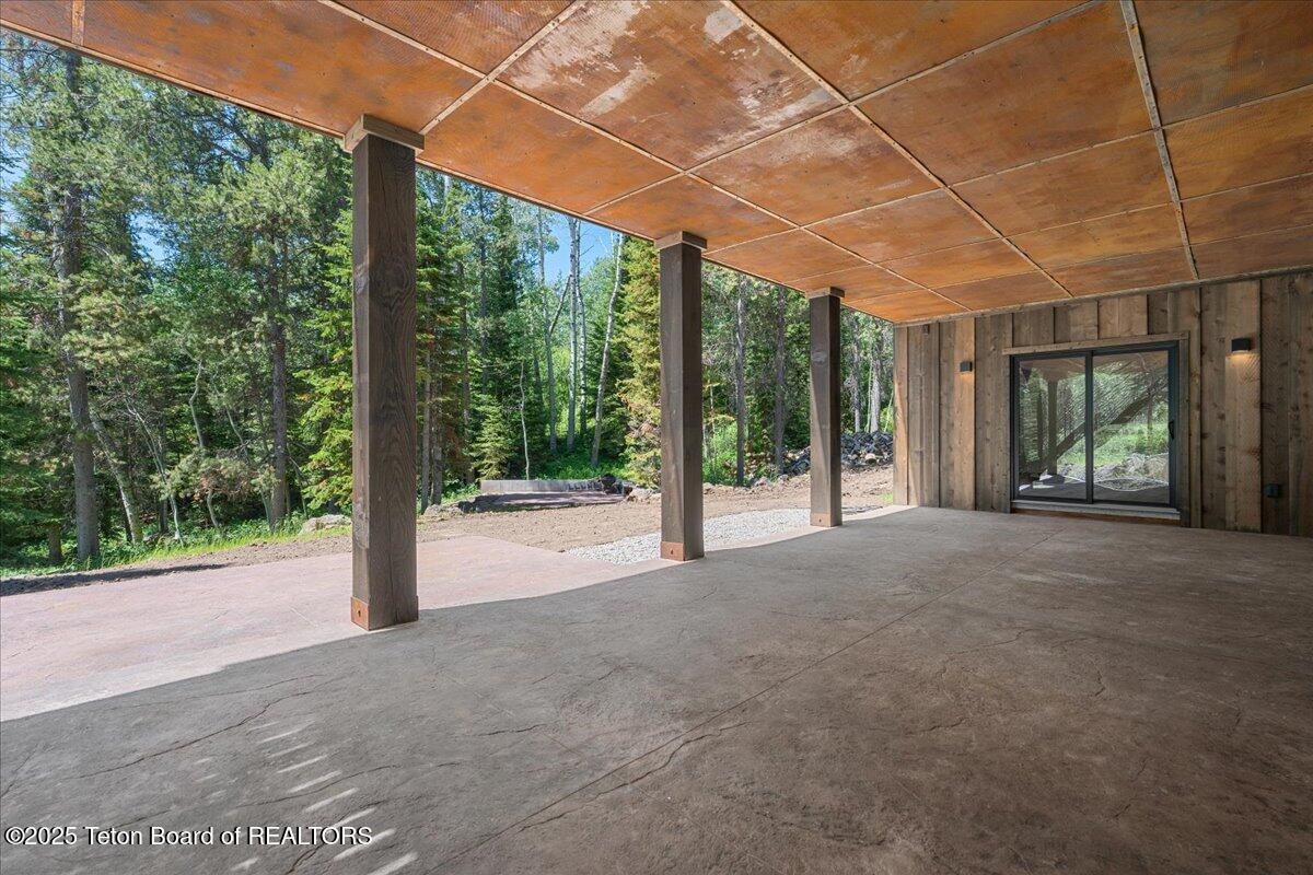 5727 FOREST RIDGE Road