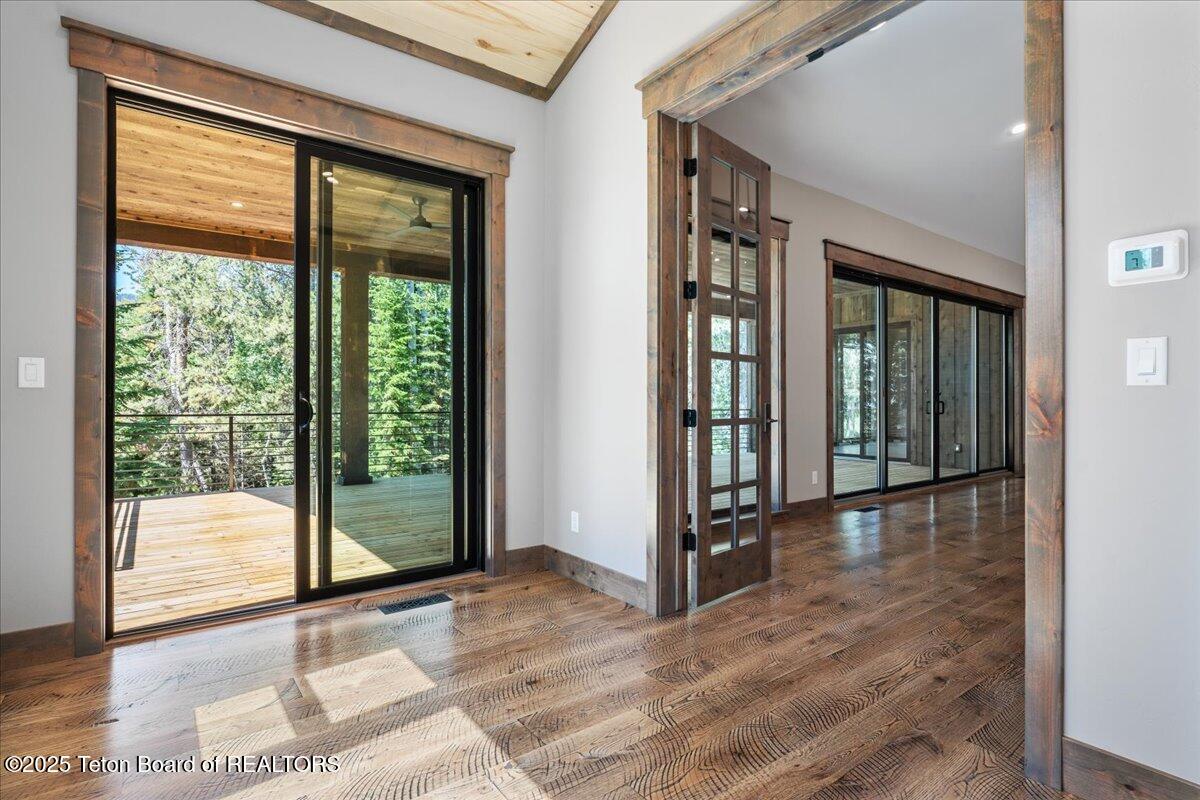 5727 FOREST RIDGE Road