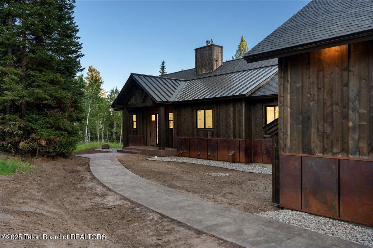 5727 FOREST RIDGE Road