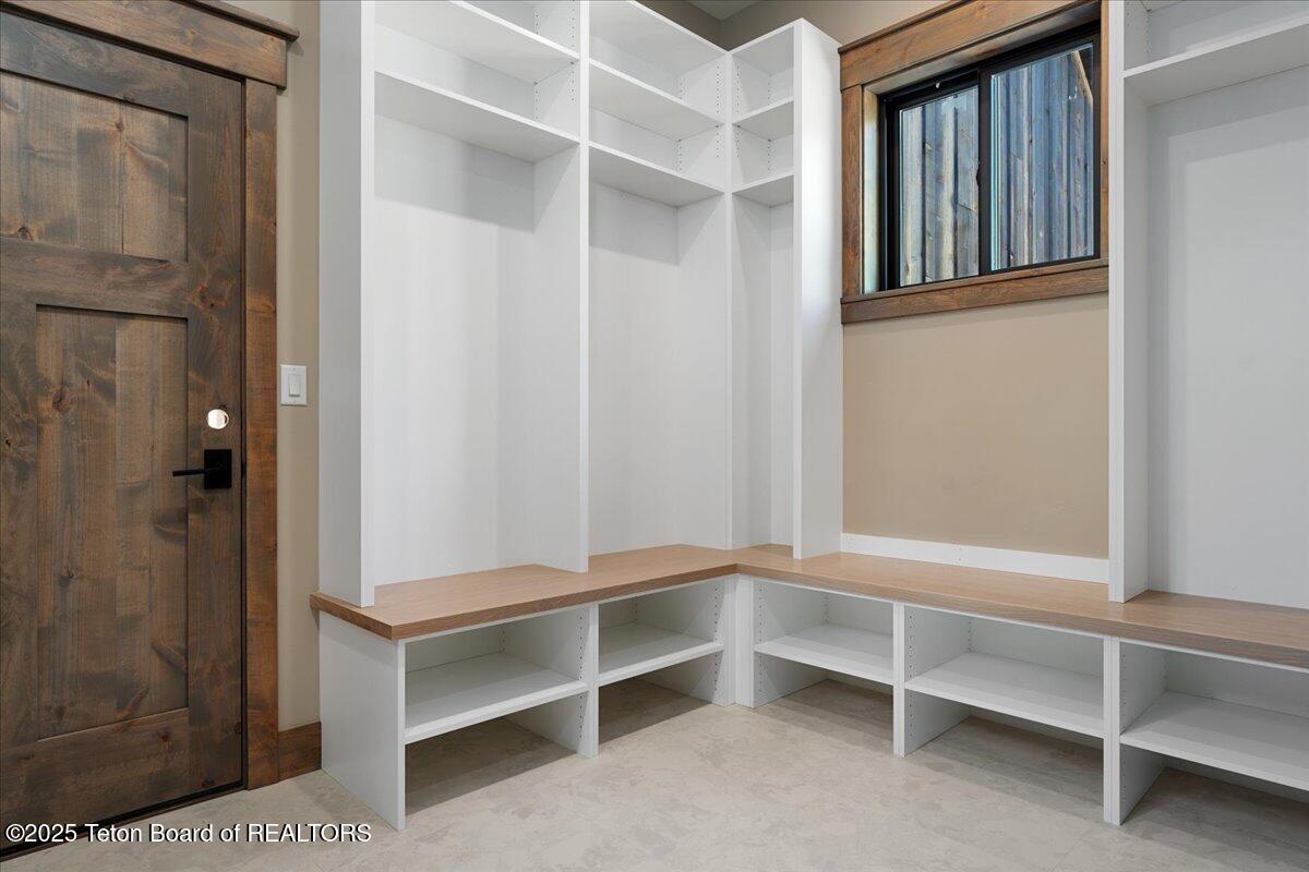 5727 FOREST RIDGE Road