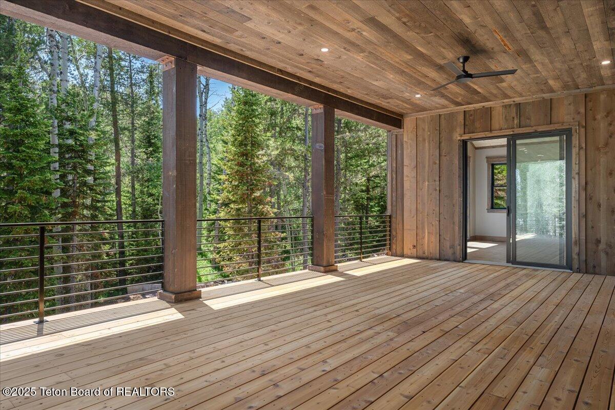 5727 FOREST RIDGE Road