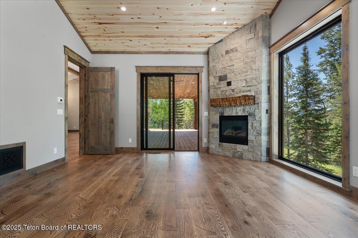 5727 FOREST RIDGE Road