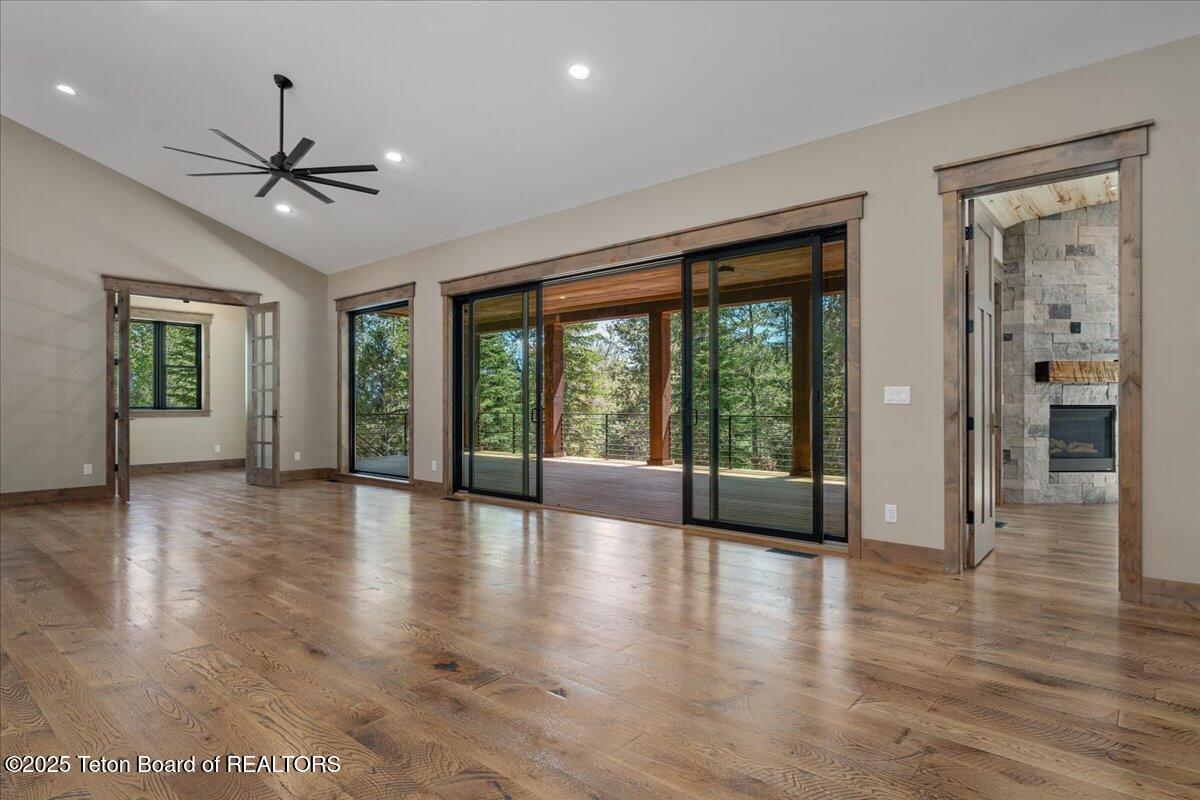 5727 FOREST RIDGE Road