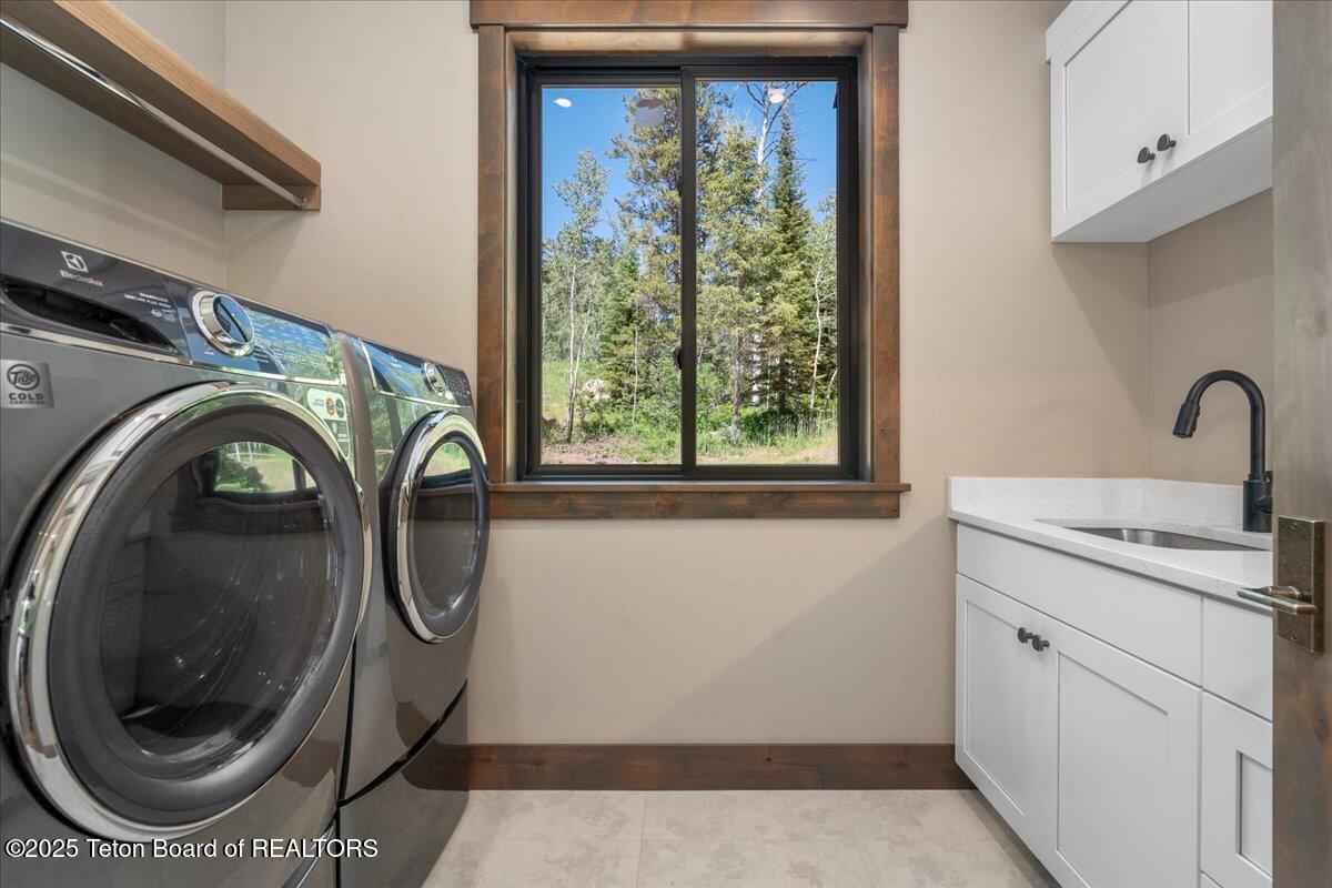 5727 FOREST RIDGE Road