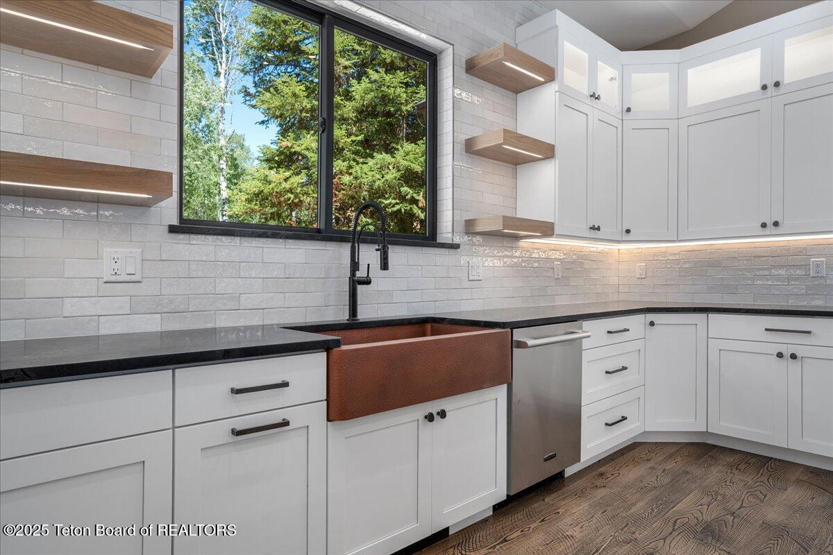 5727 FOREST RIDGE Road