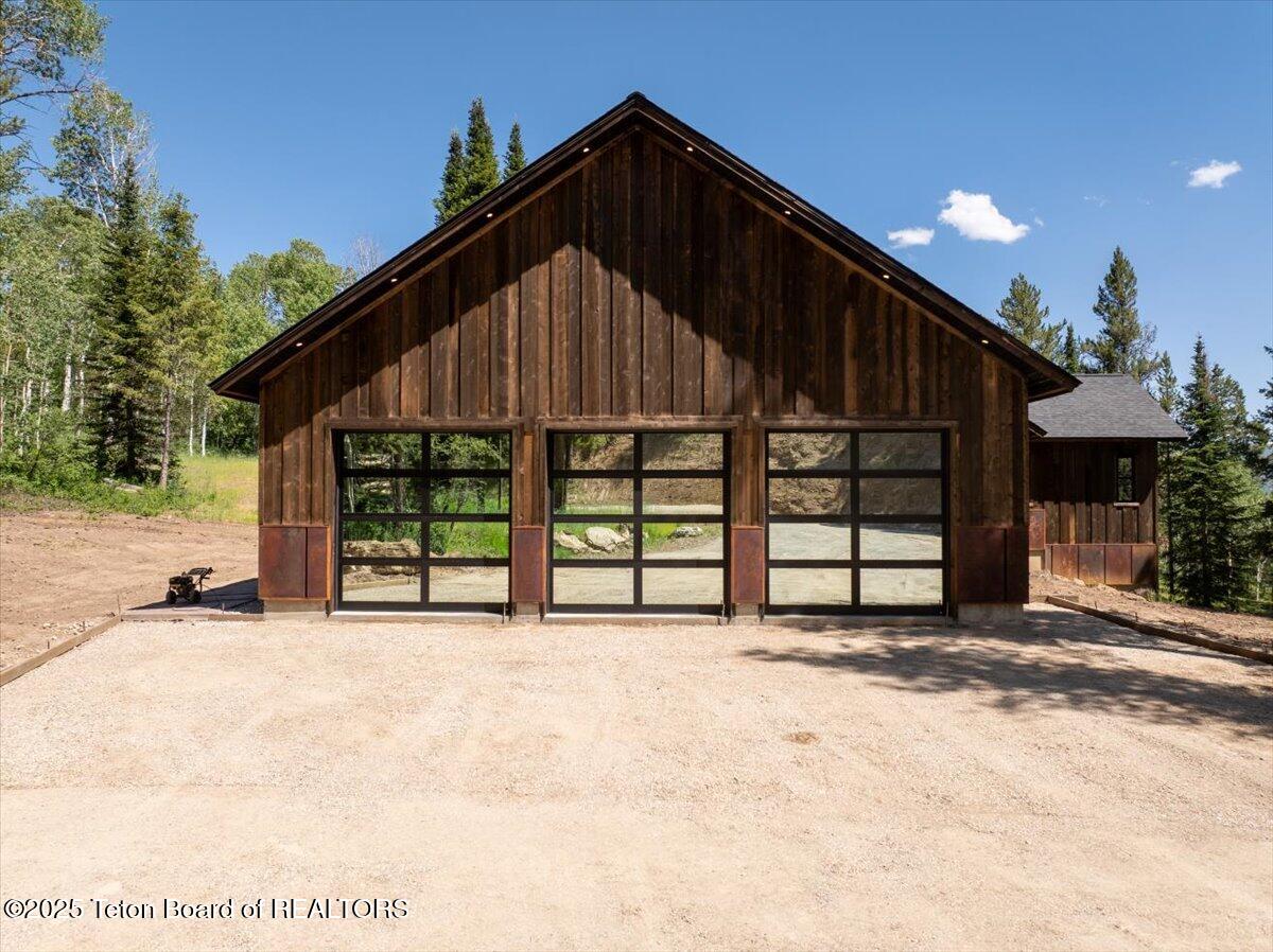 5727 FOREST RIDGE Road