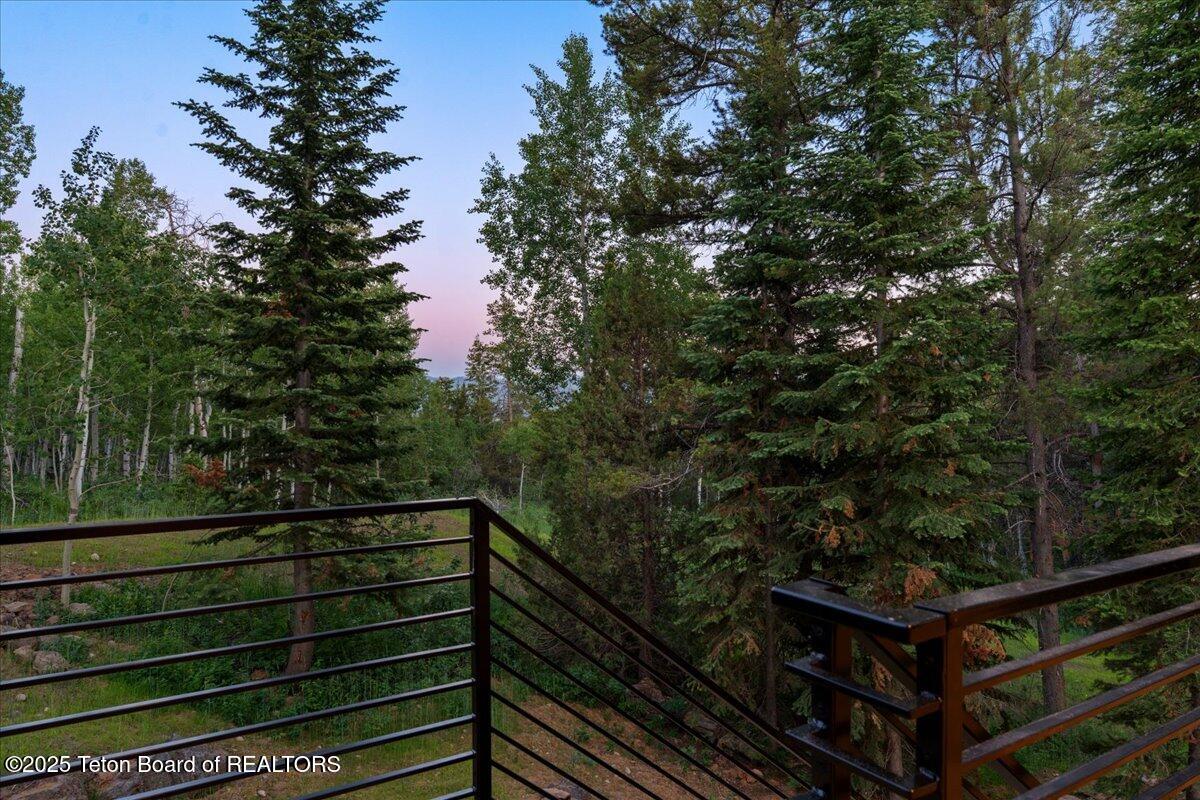 5727 FOREST RIDGE Road