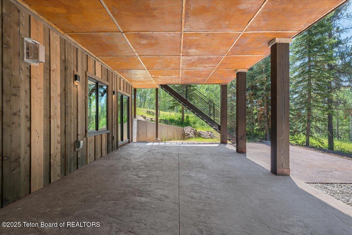 5727 FOREST RIDGE Road