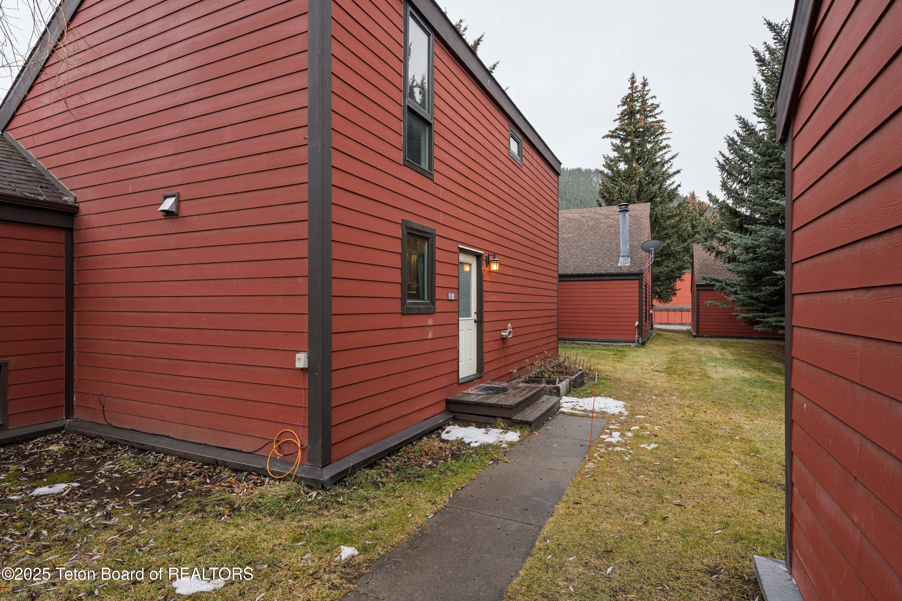 400 POWDERHORN Lane 67