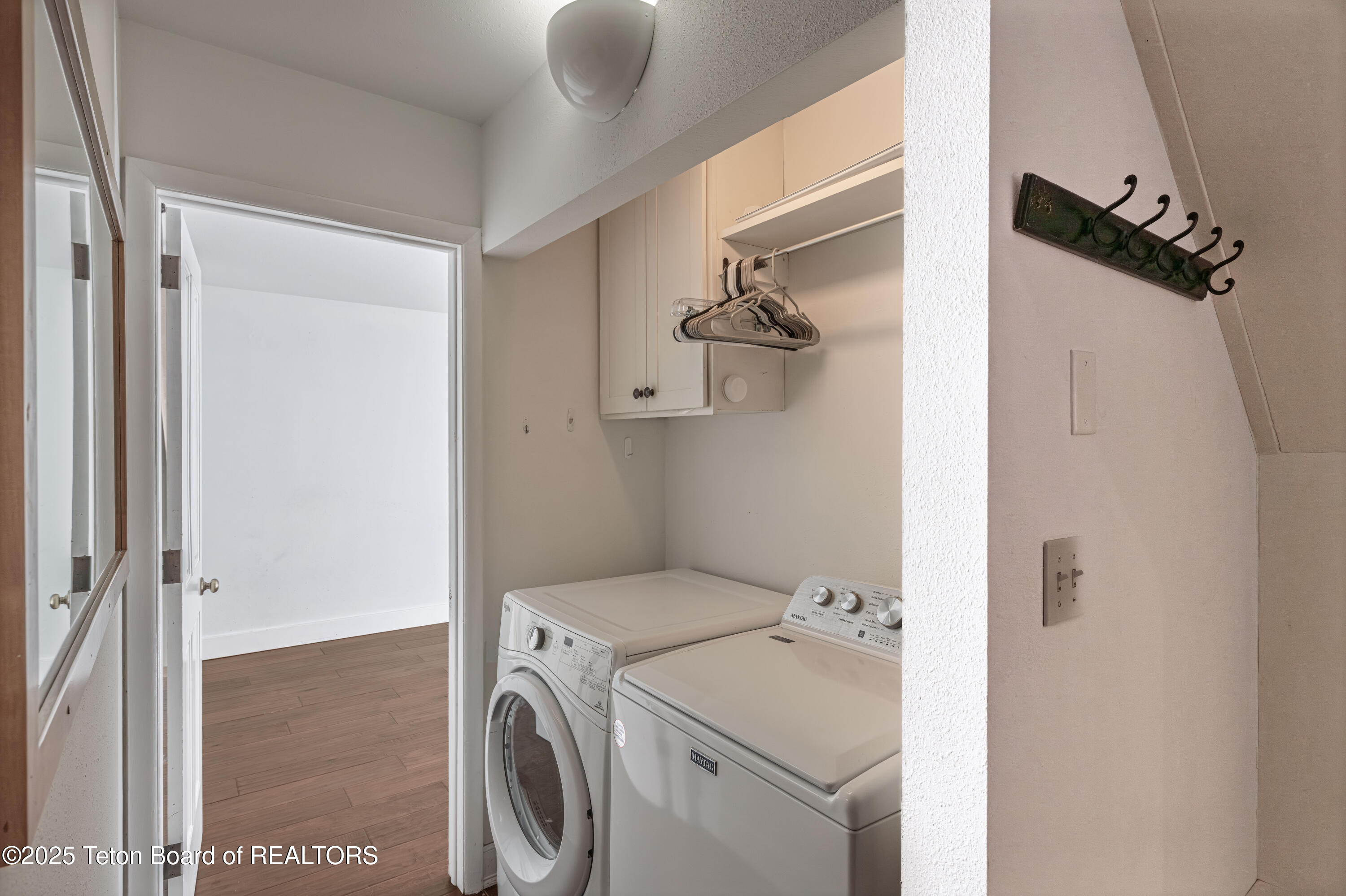 400 POWDERHORN Lane 67