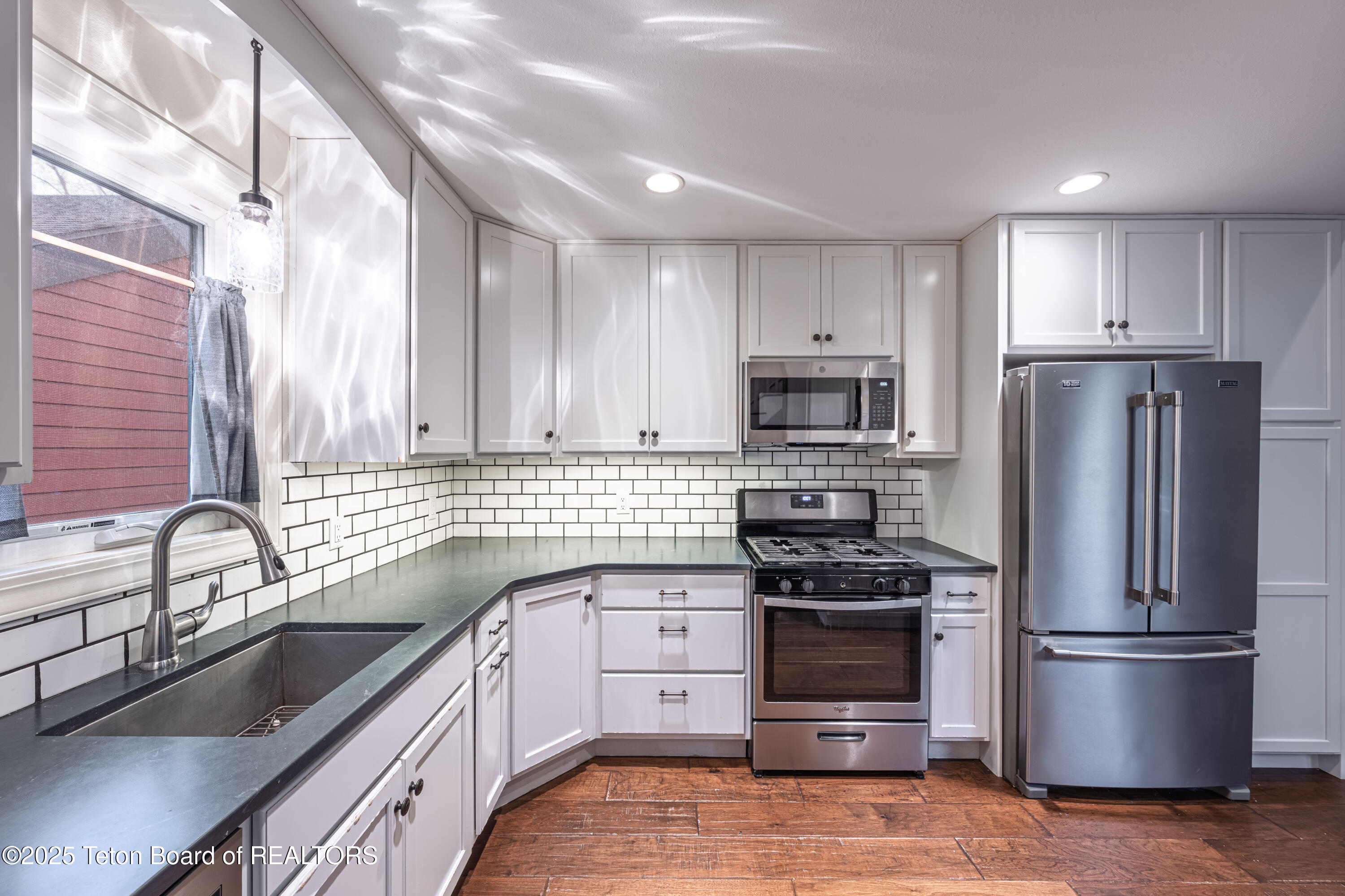 400 POWDERHORN Lane 67