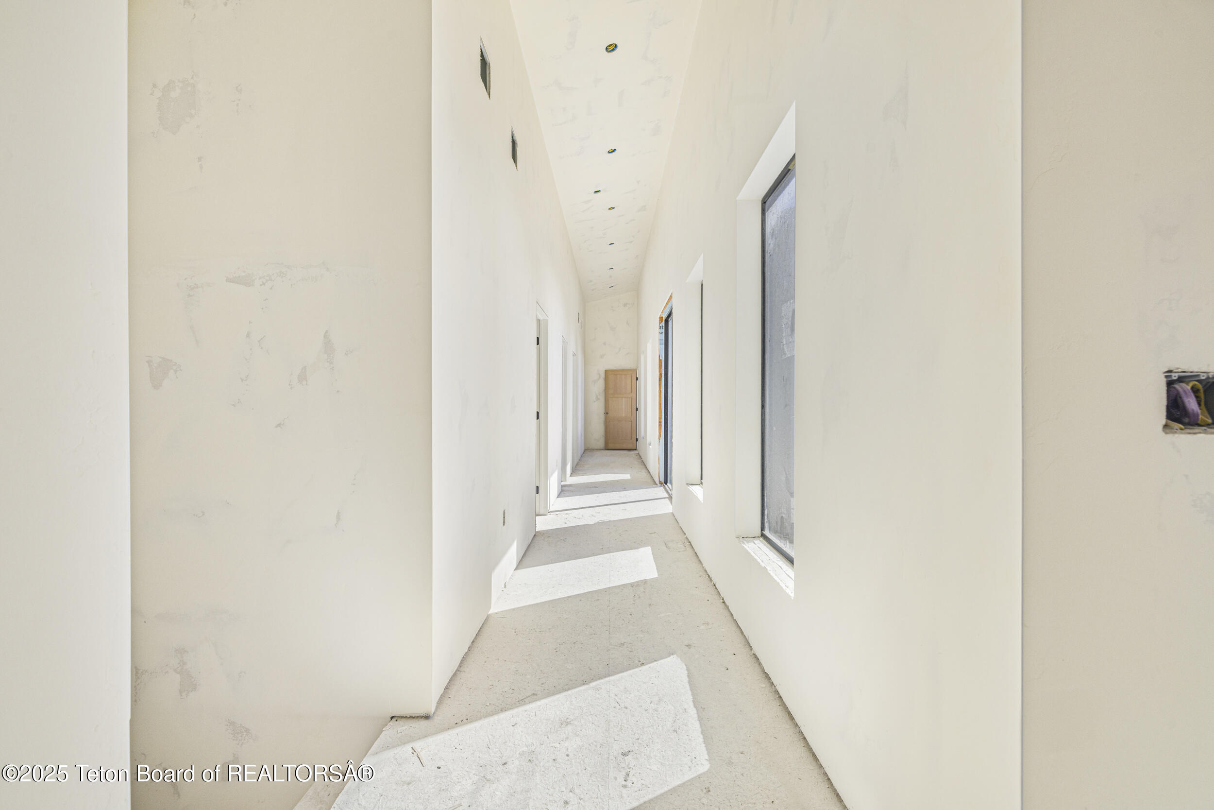 2410 SMOKY CANYON Road