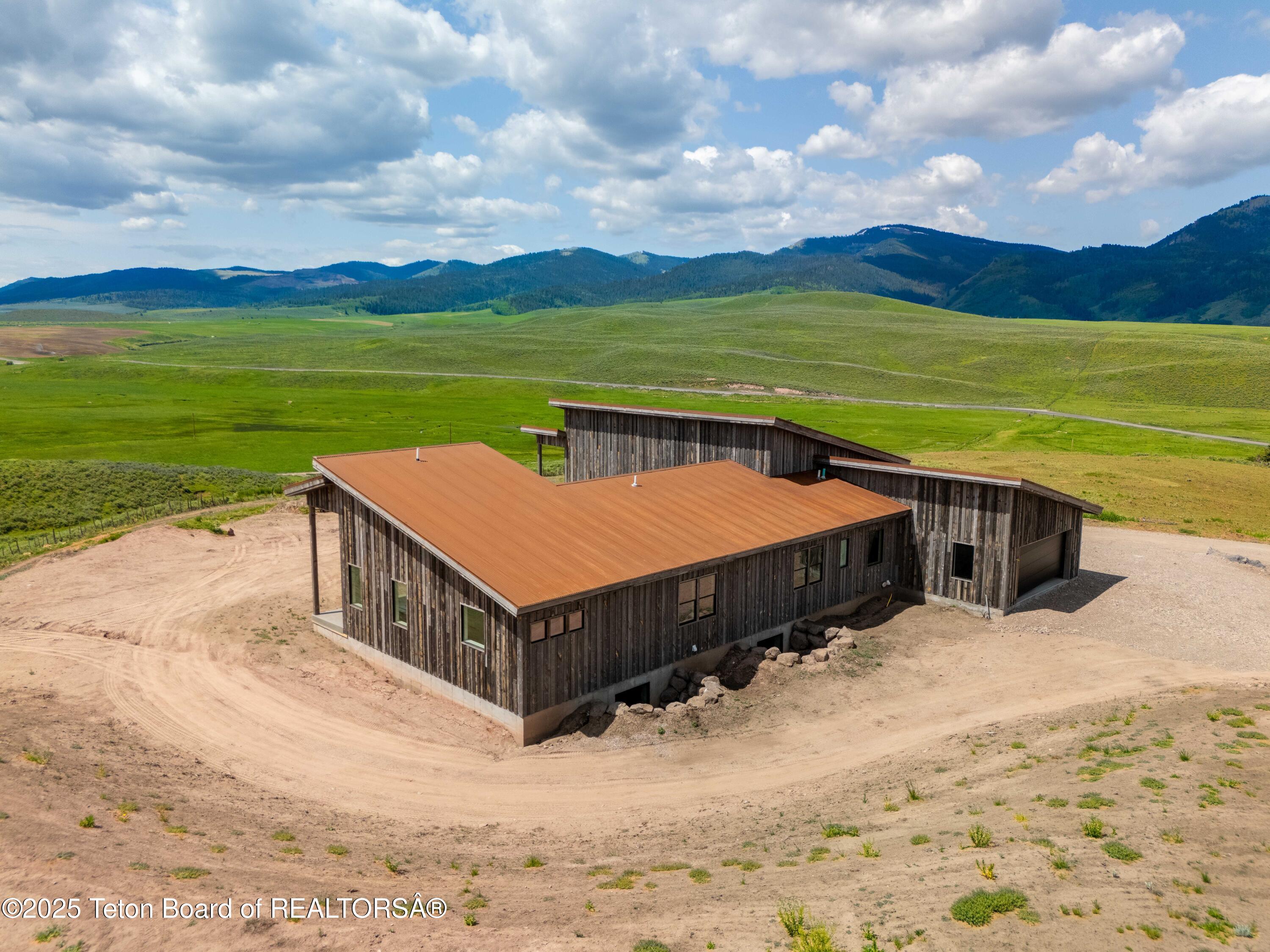 2410 SMOKY CANYON Road