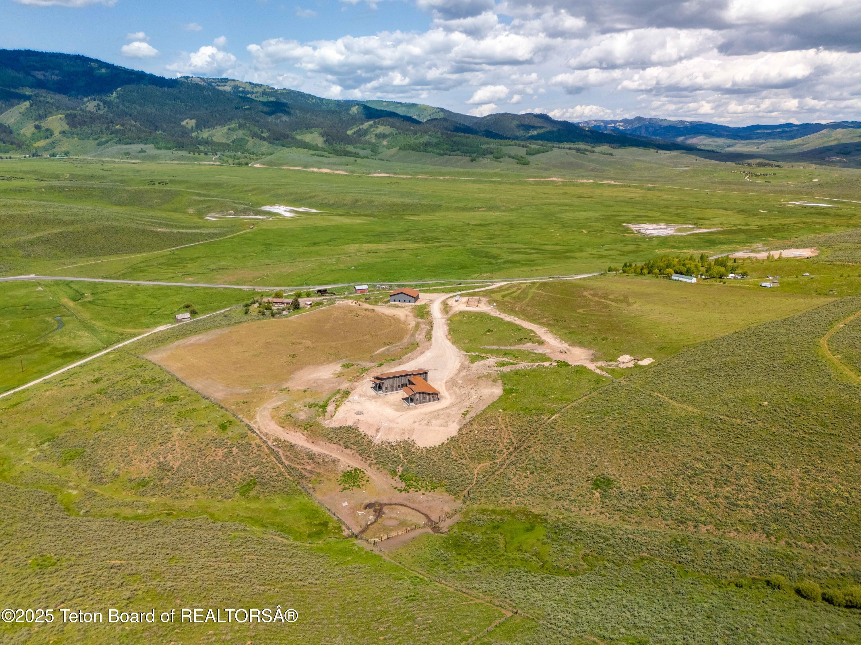 2410 SMOKY CANYON Road