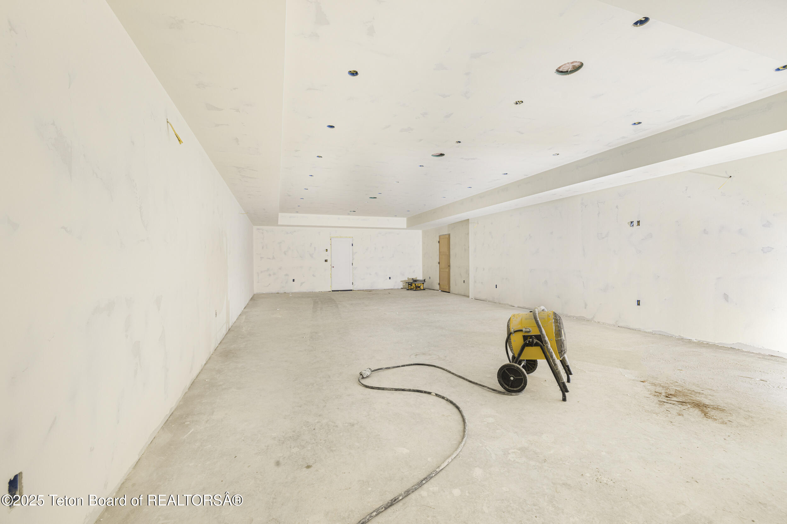 2410 SMOKY CANYON Road