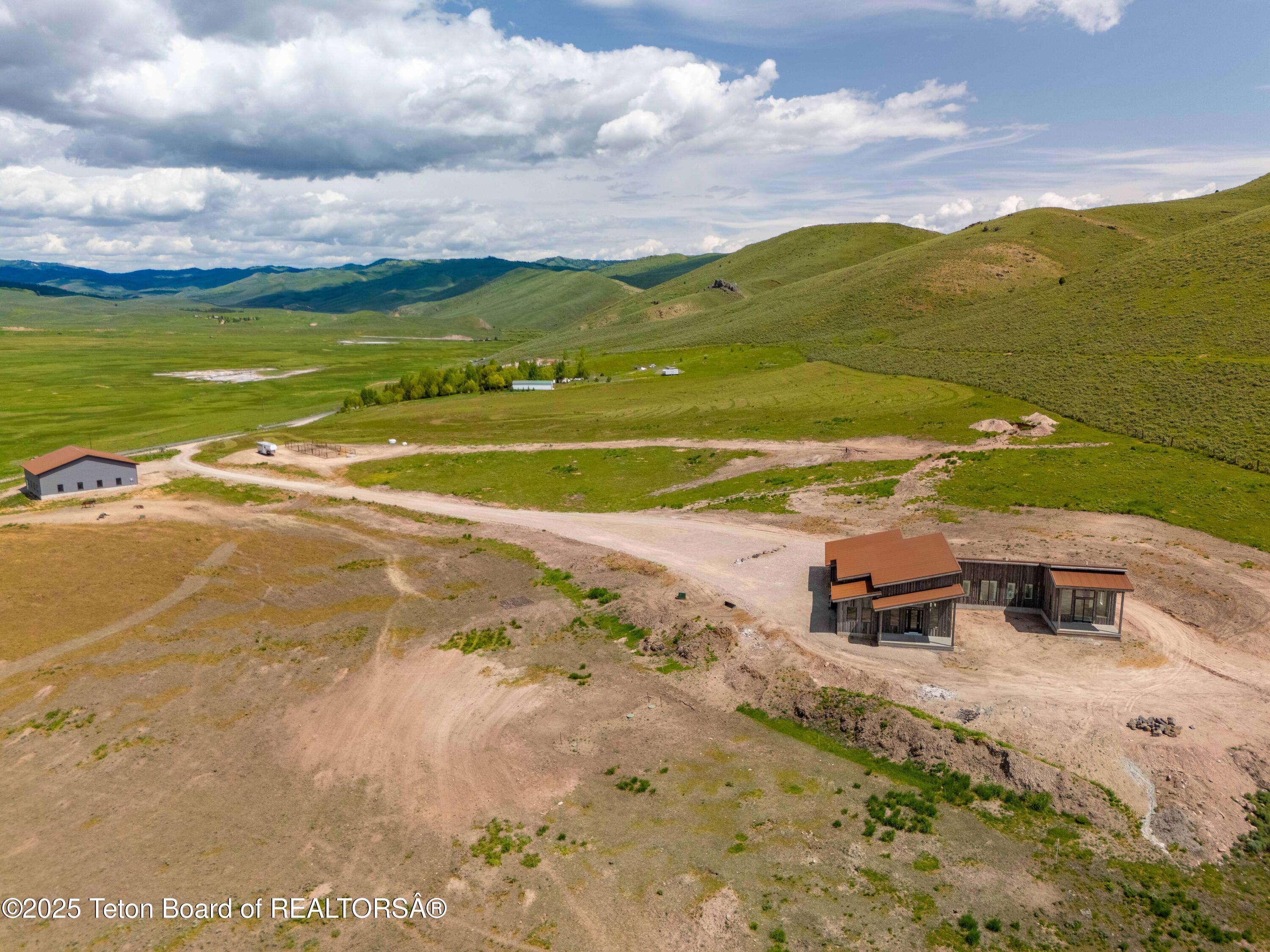 2410 SMOKY CANYON Road