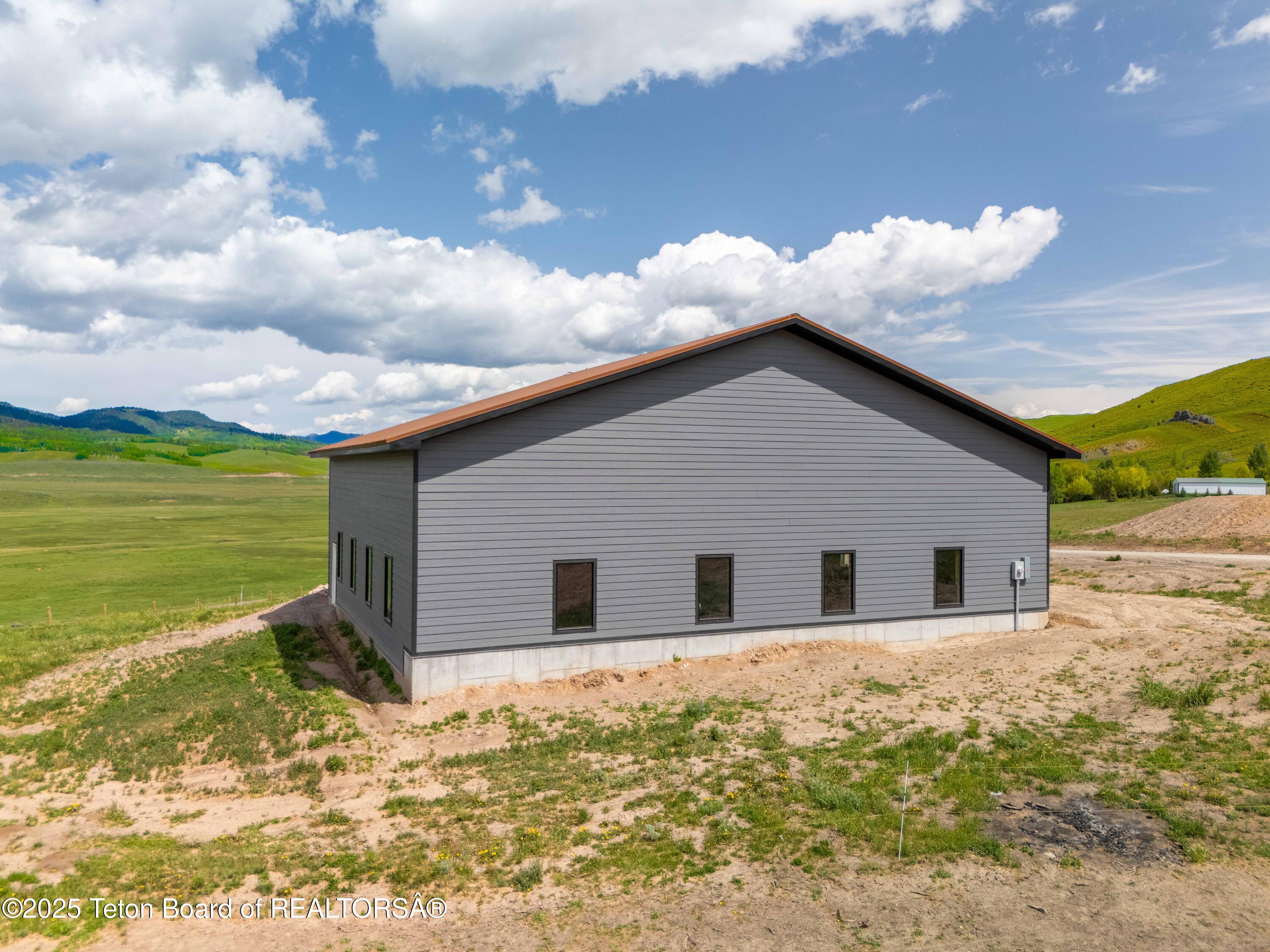 2410 SMOKY CANYON Road