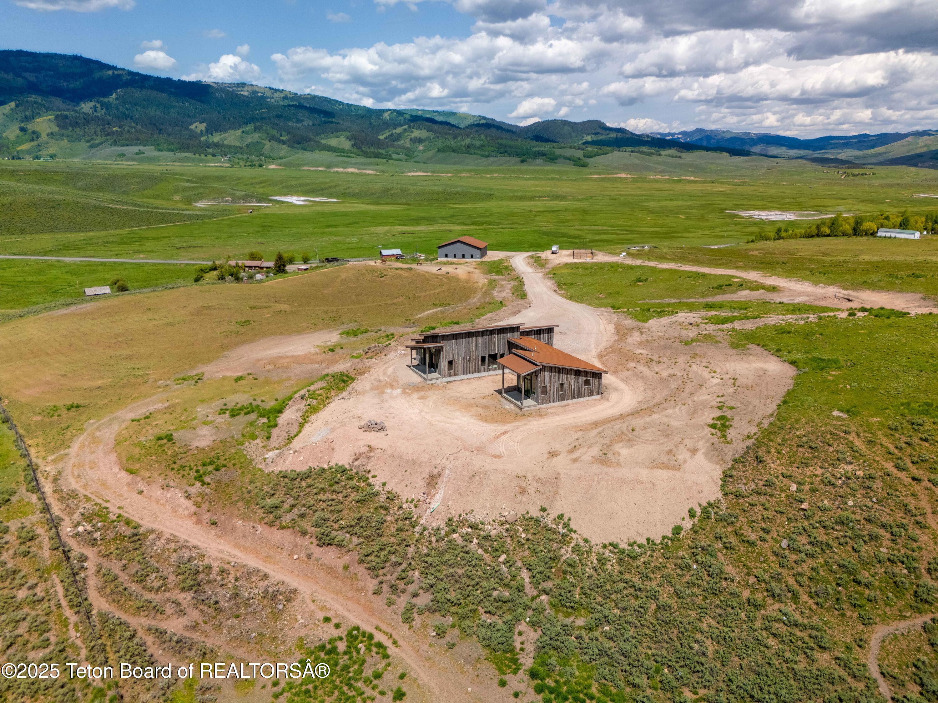 2410 SMOKY CANYON Road