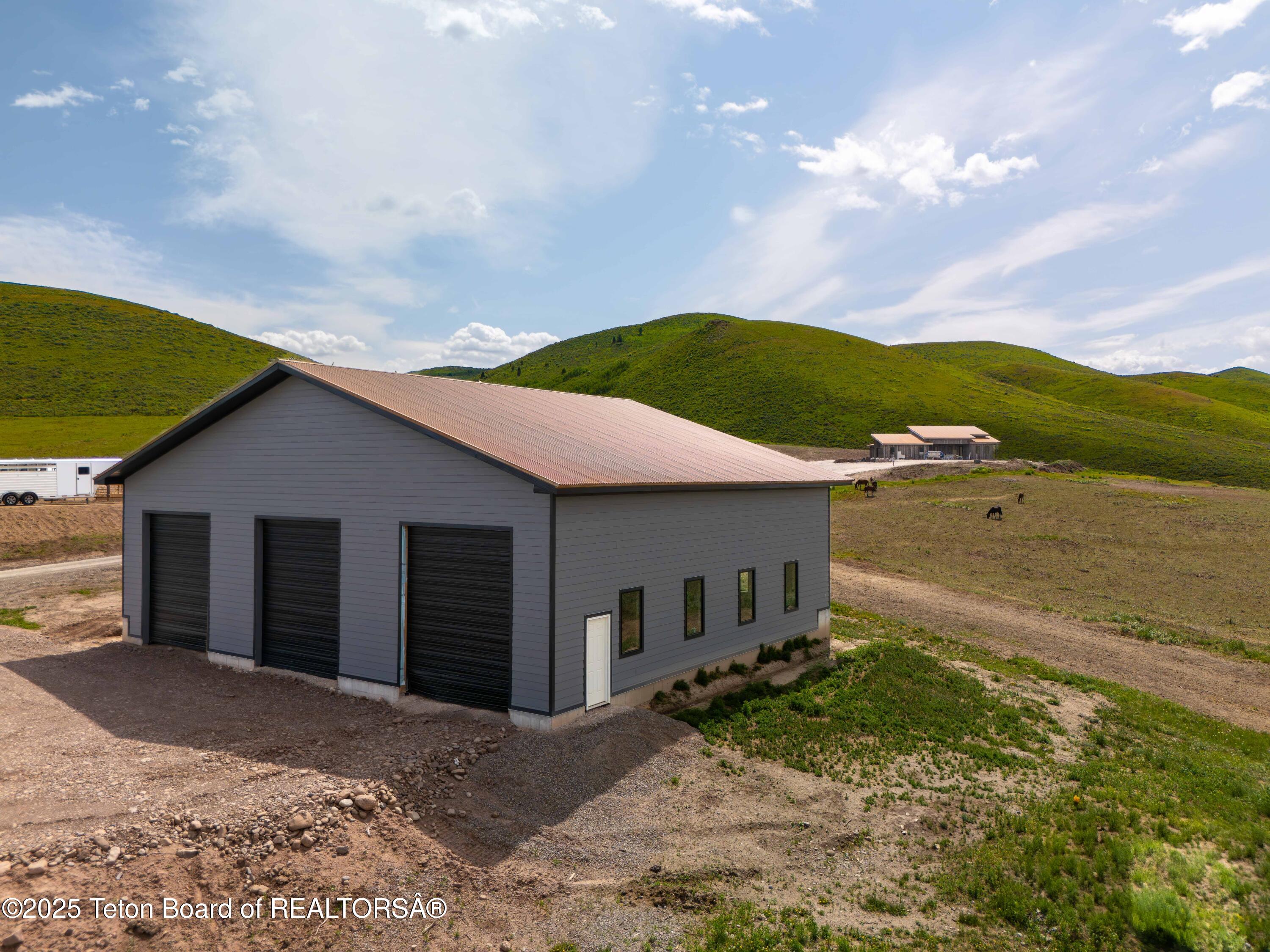 2410 SMOKY CANYON Road