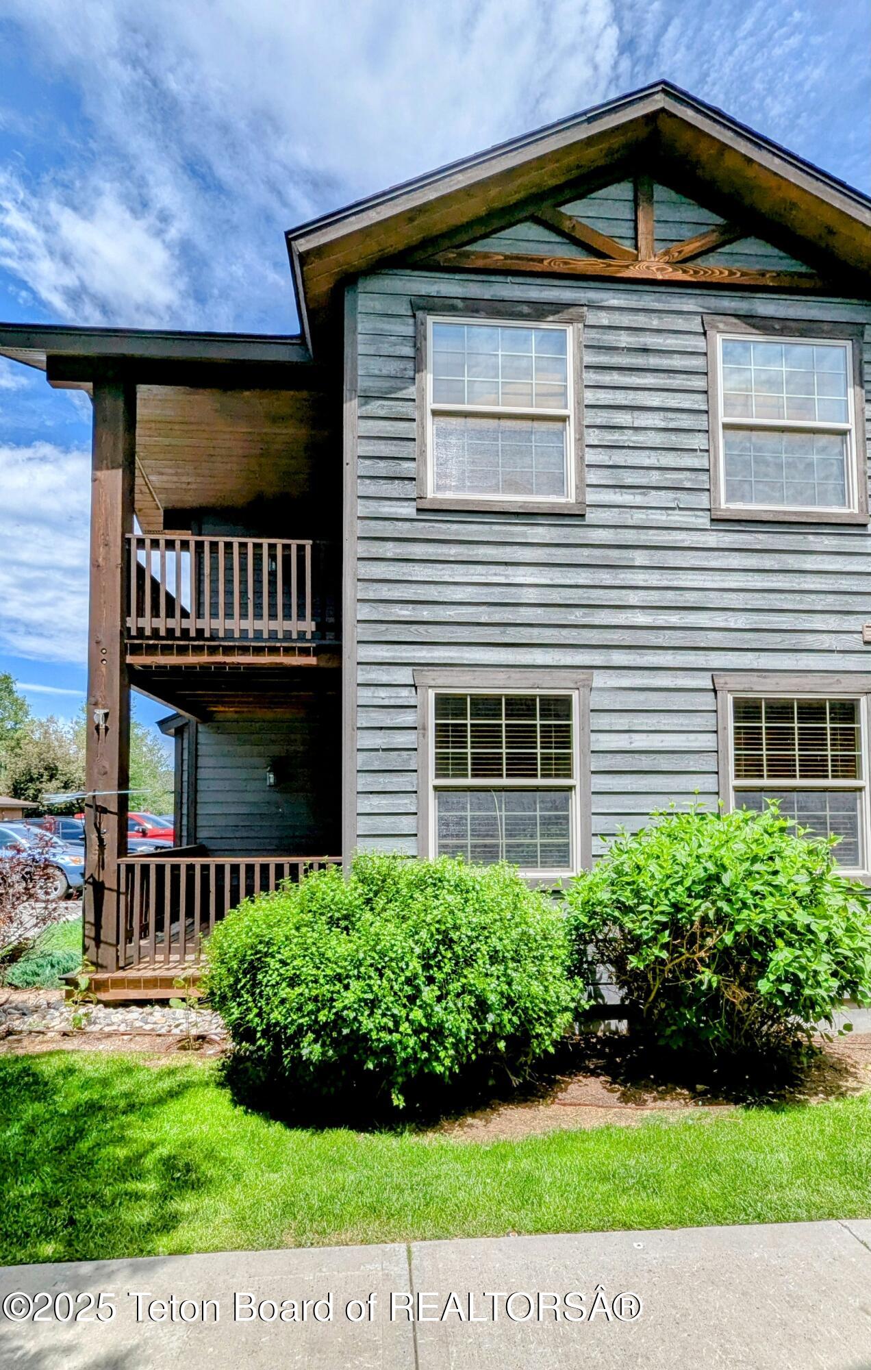 715 MORAINE COURT UNIT 19 GARAGE H