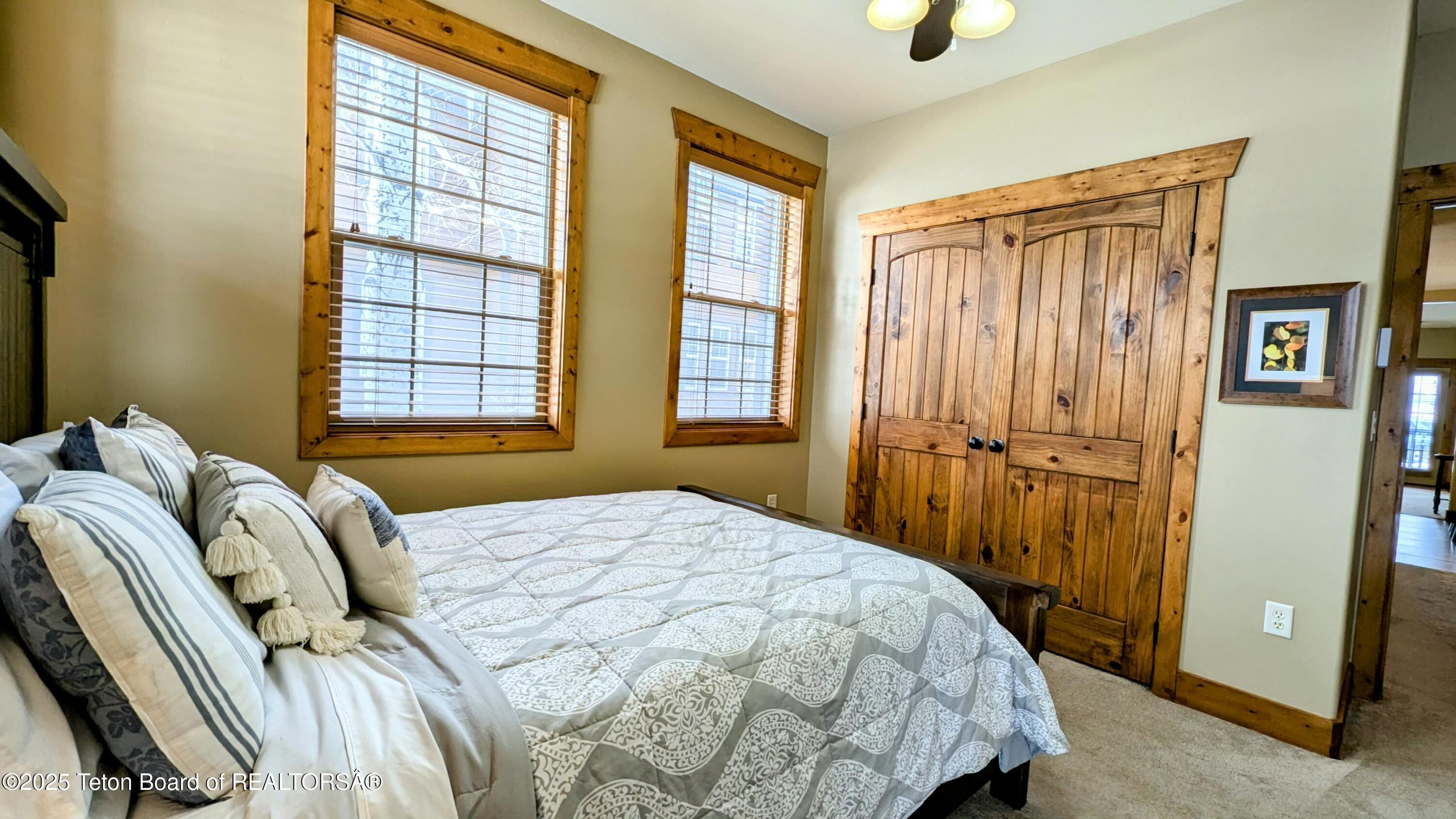 715 MORAINE COURT UNIT 19 GARAGE H