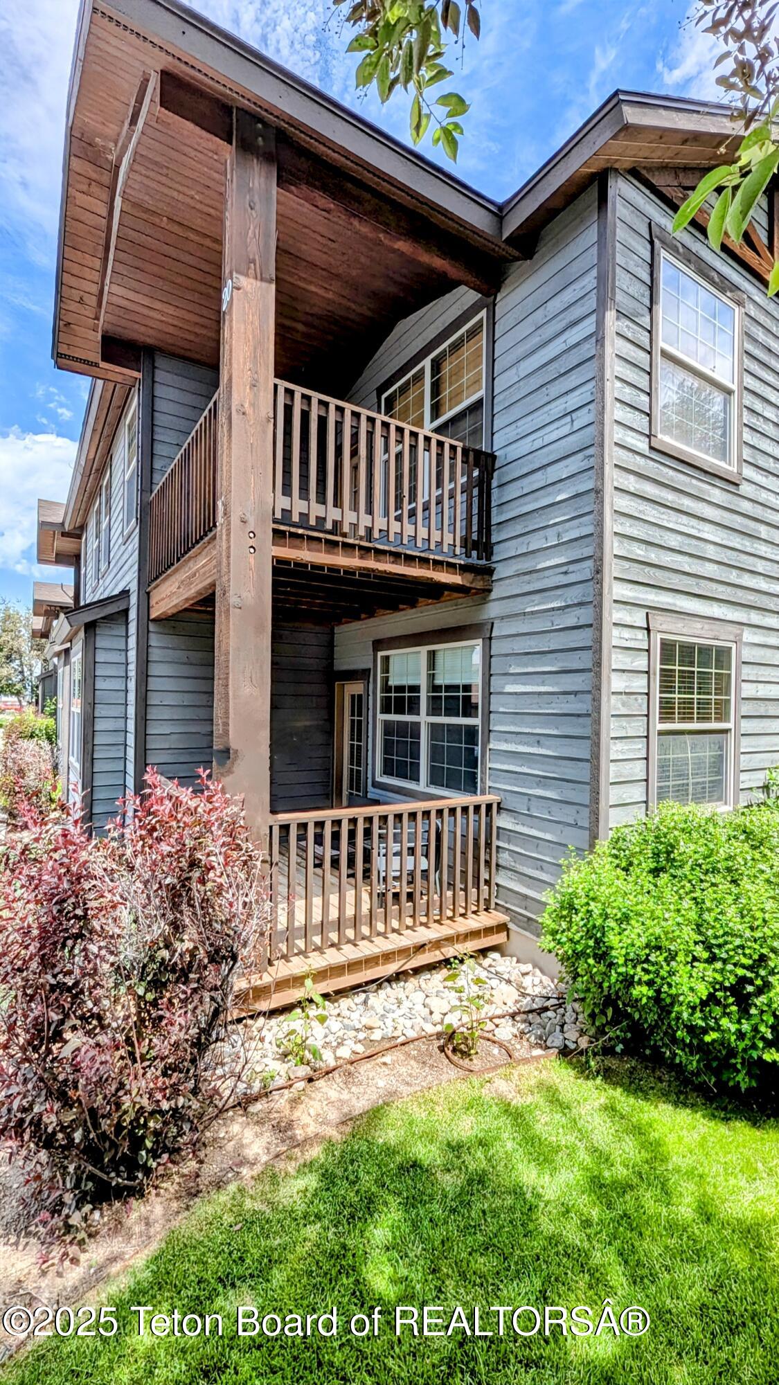 715 MORAINE COURT UNIT 19 GARAGE H