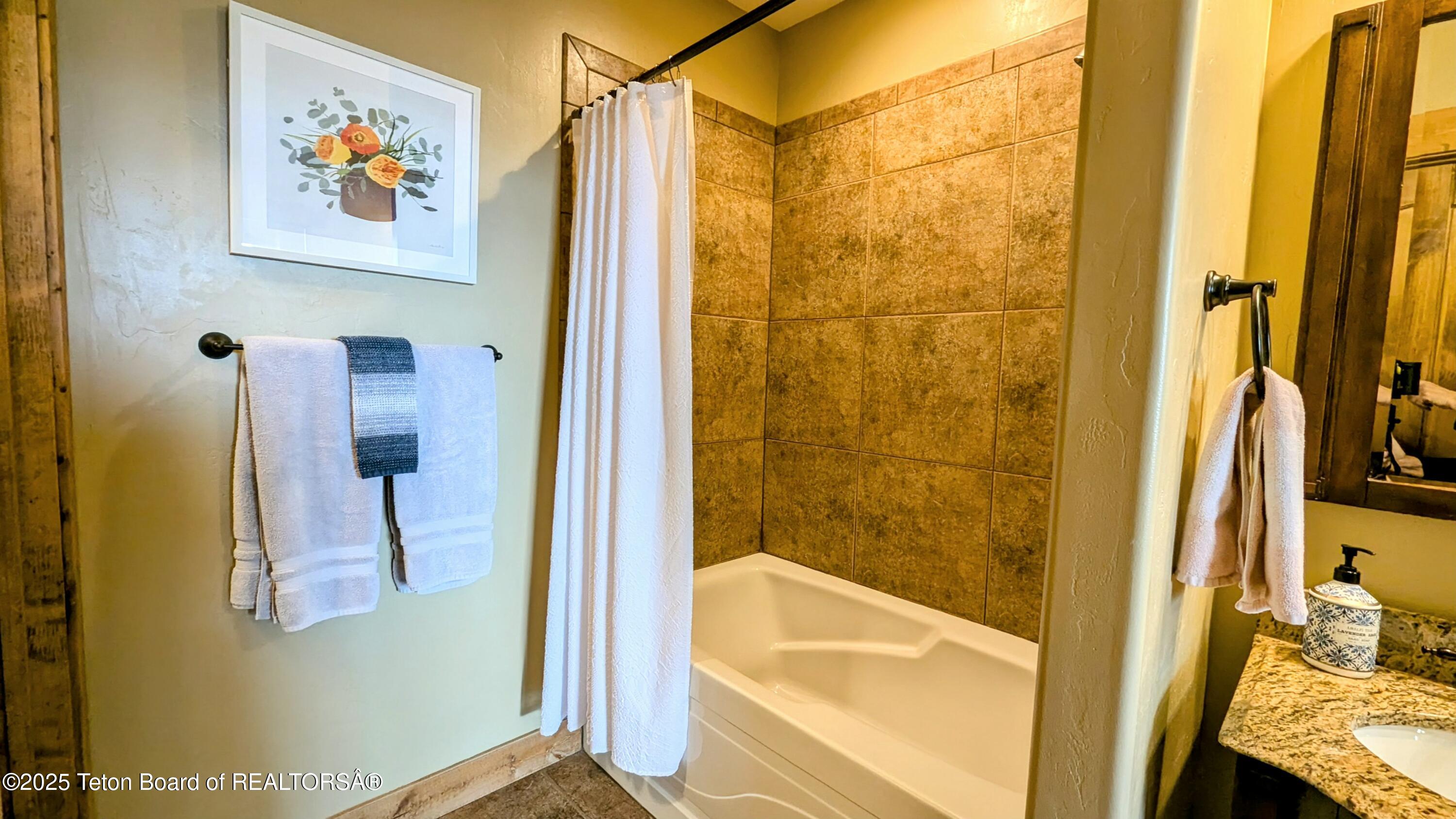 715 MORAINE COURT UNIT 19 GARAGE H