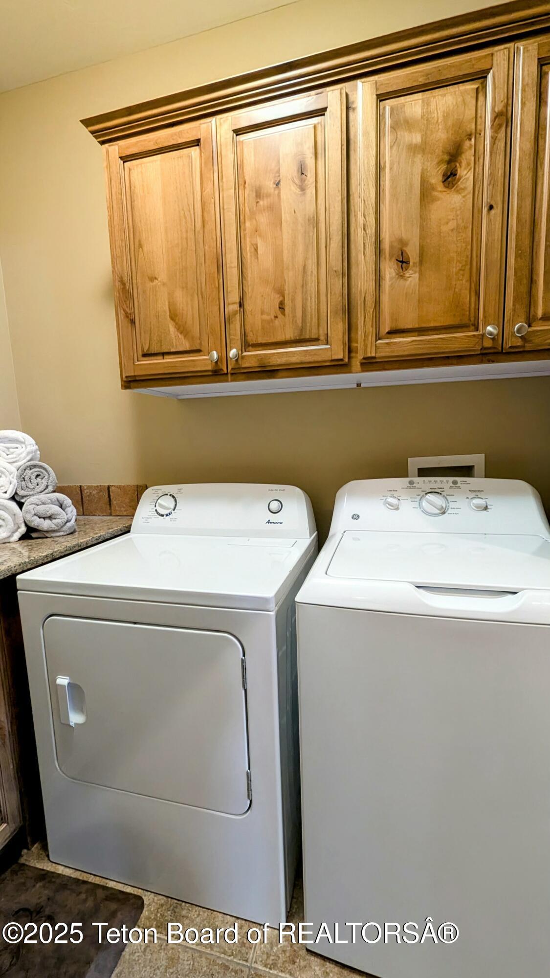 715 MORAINE COURT UNIT 19 GARAGE H