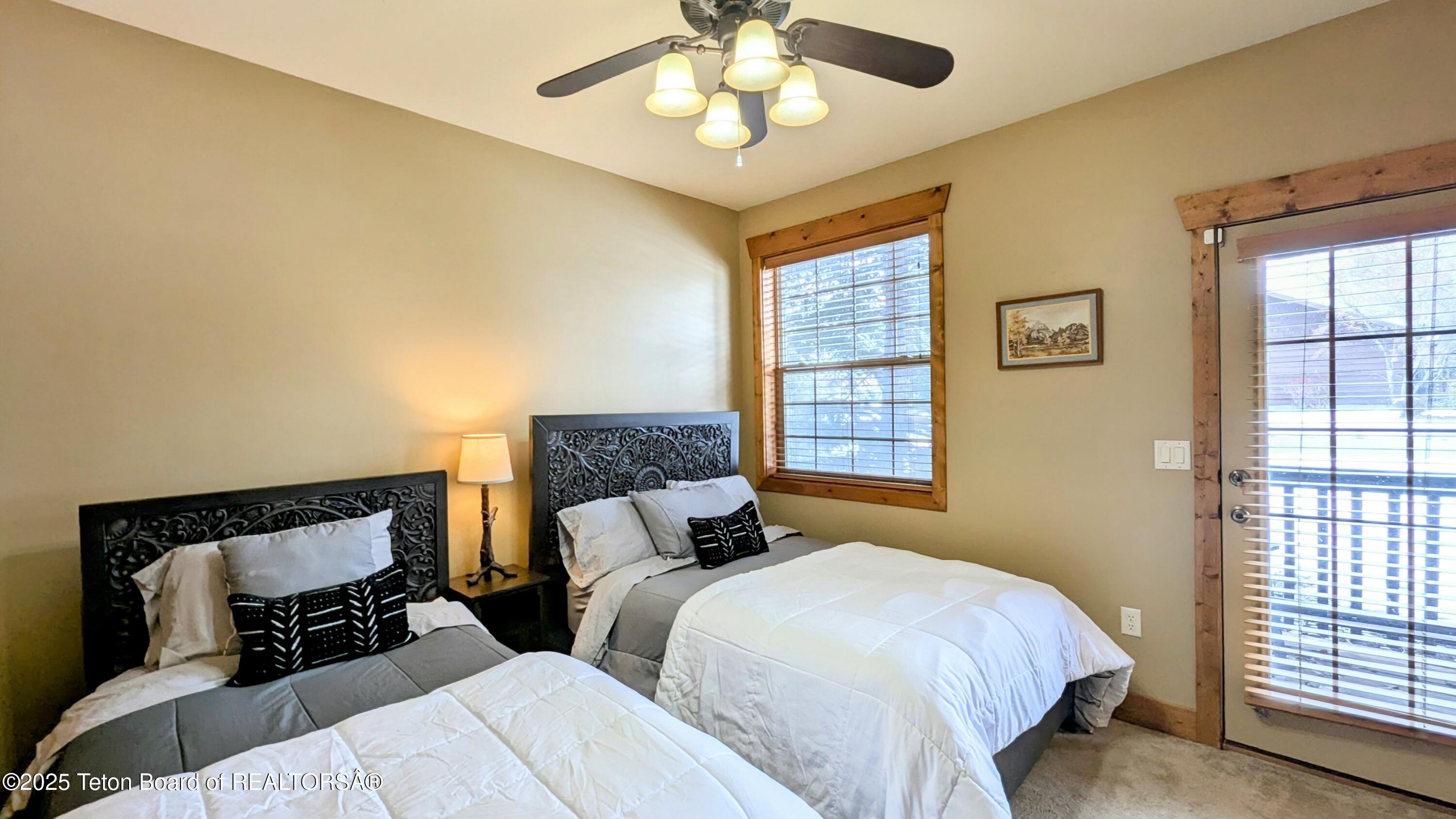 715 MORAINE COURT UNIT 19 GARAGE H