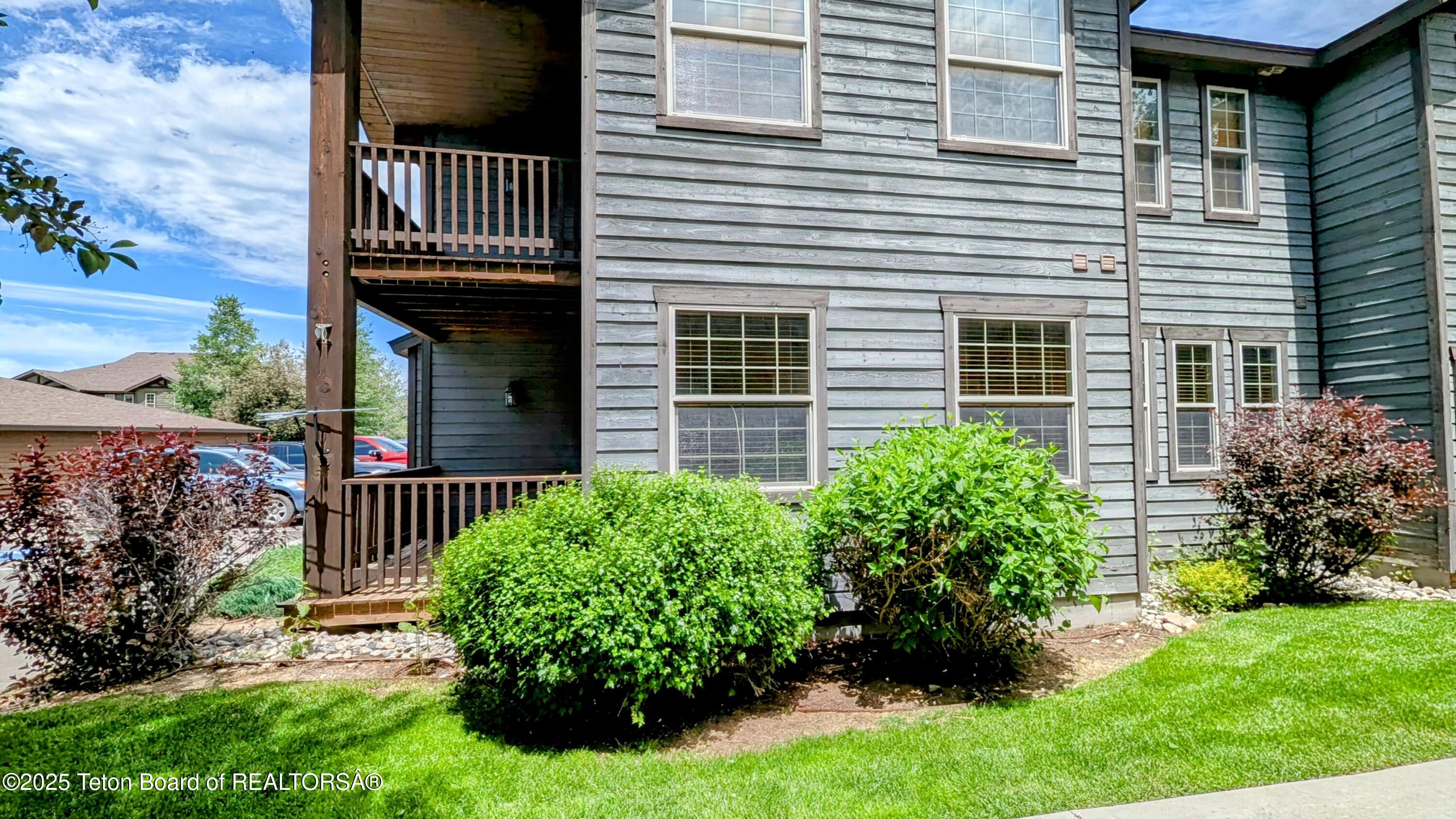 715 MORAINE COURT UNIT 19 GARAGE H