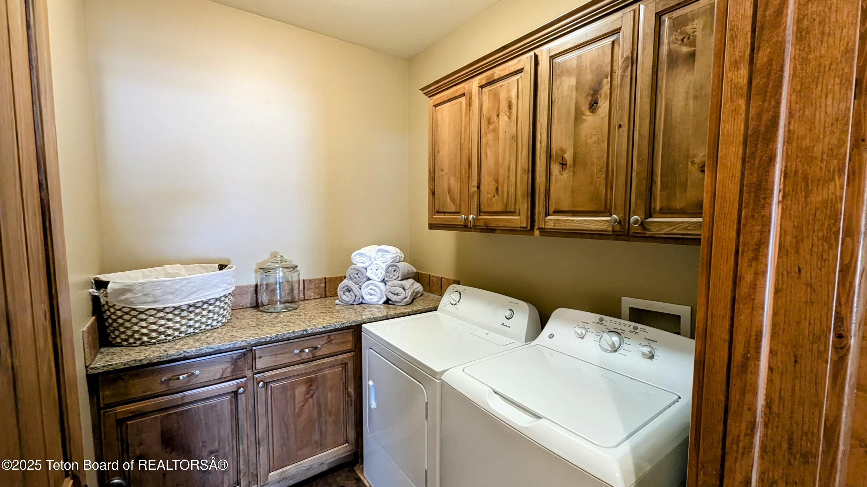 715 MORAINE COURT UNIT 19 GARAGE H