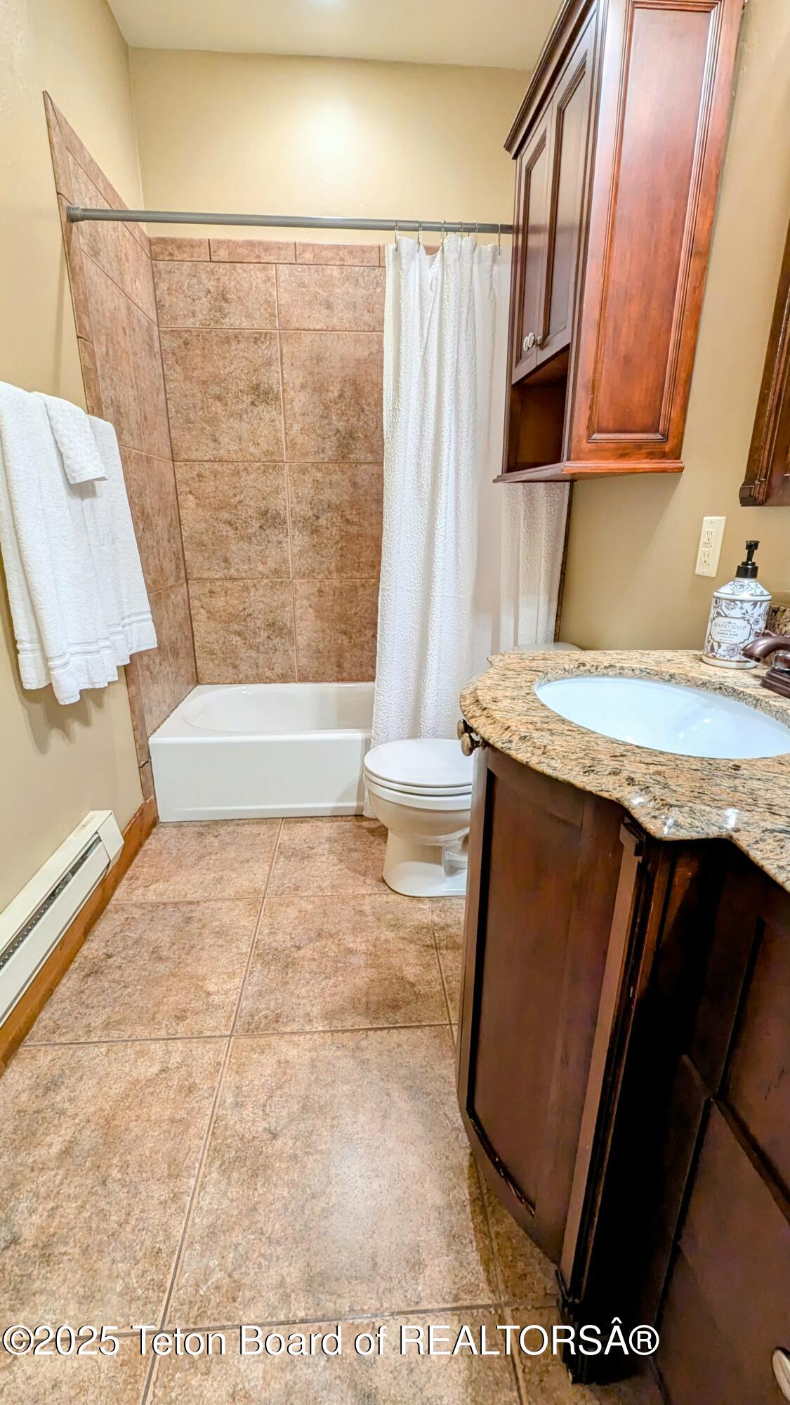 715 MORAINE COURT UNIT 19 GARAGE H