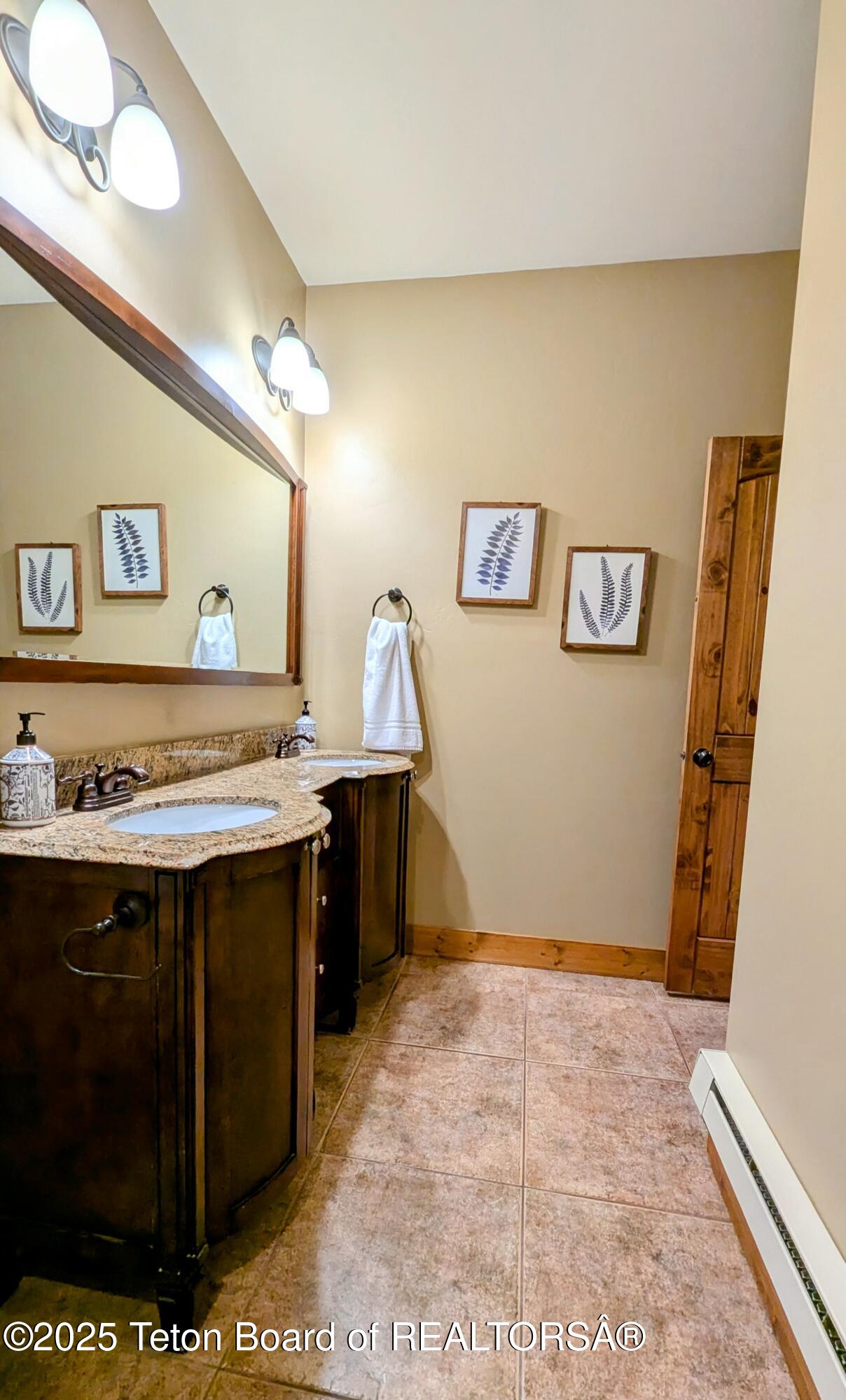 715 MORAINE COURT UNIT 19 GARAGE H