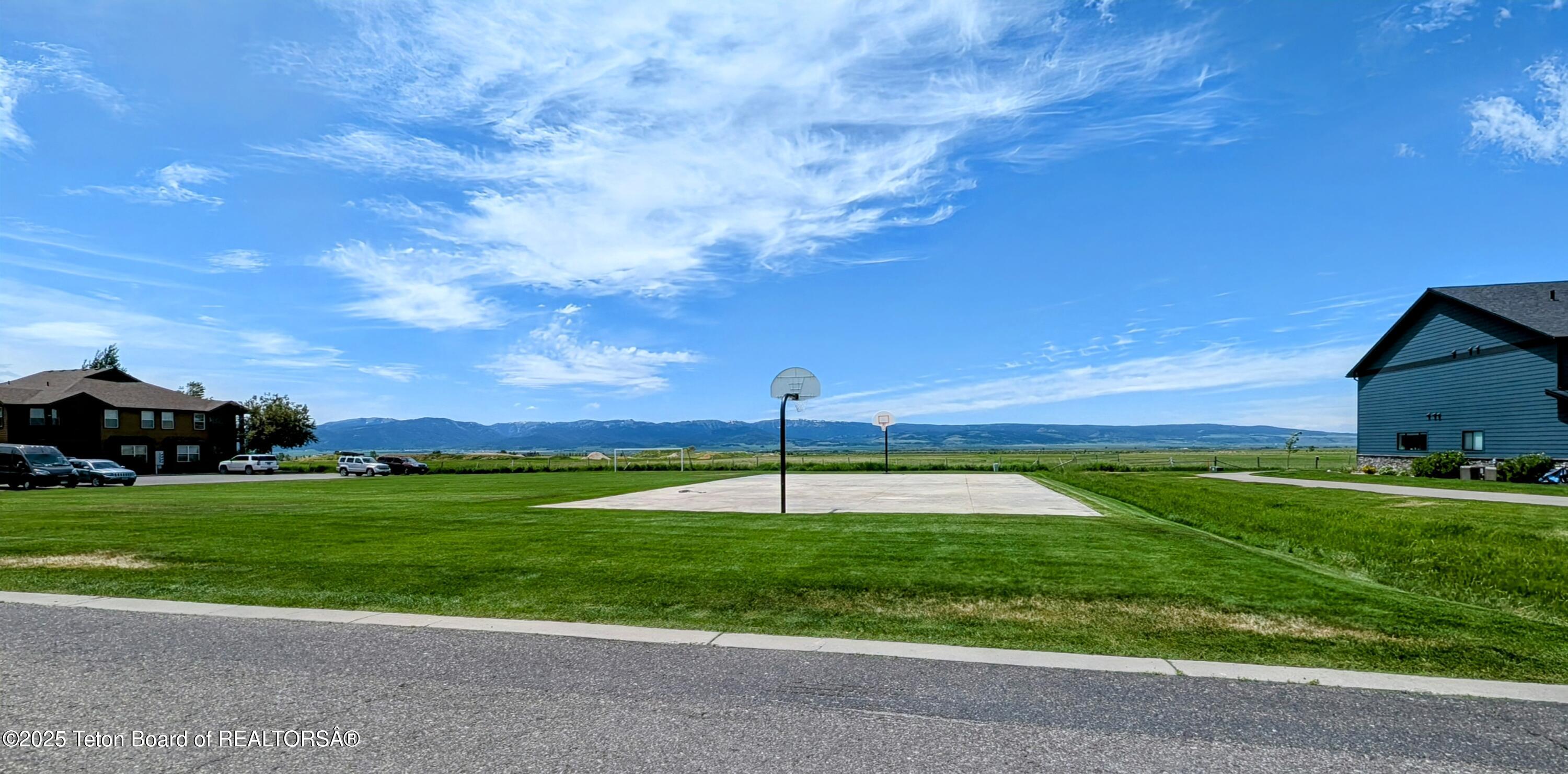 715 MORAINE COURT UNIT 19 GARAGE H