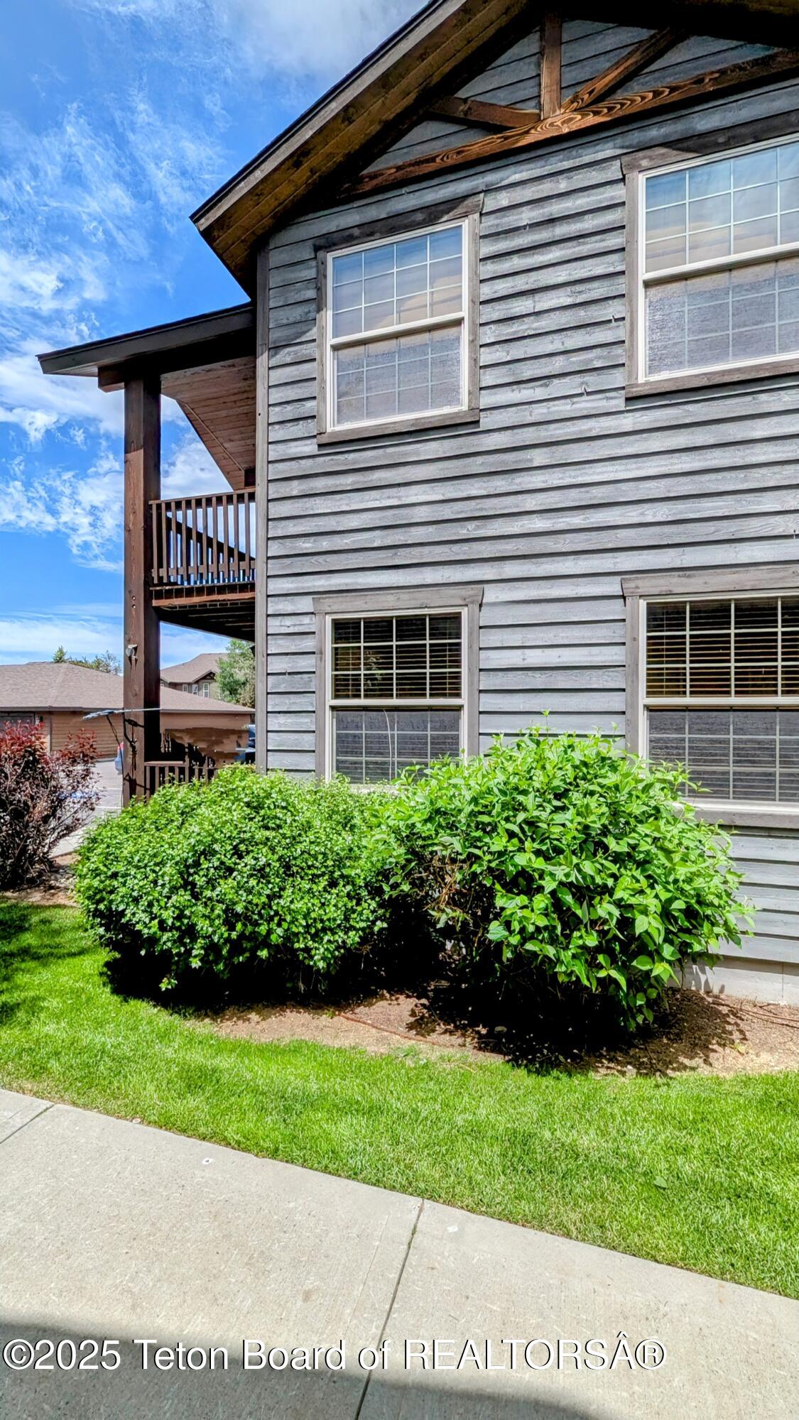 715 MORAINE COURT UNIT 19 GARAGE H