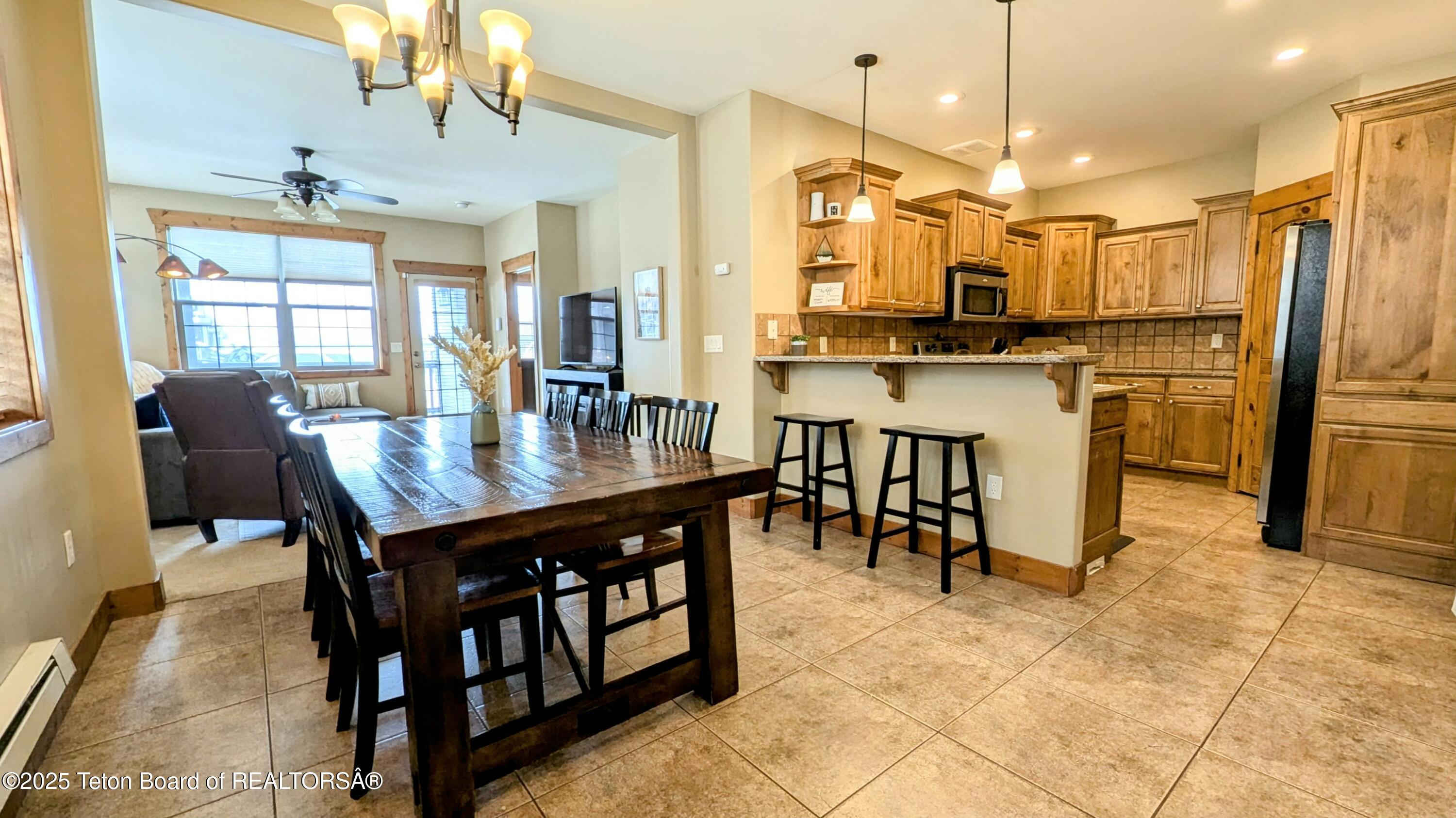 715 MORAINE COURT UNIT 19 GARAGE H