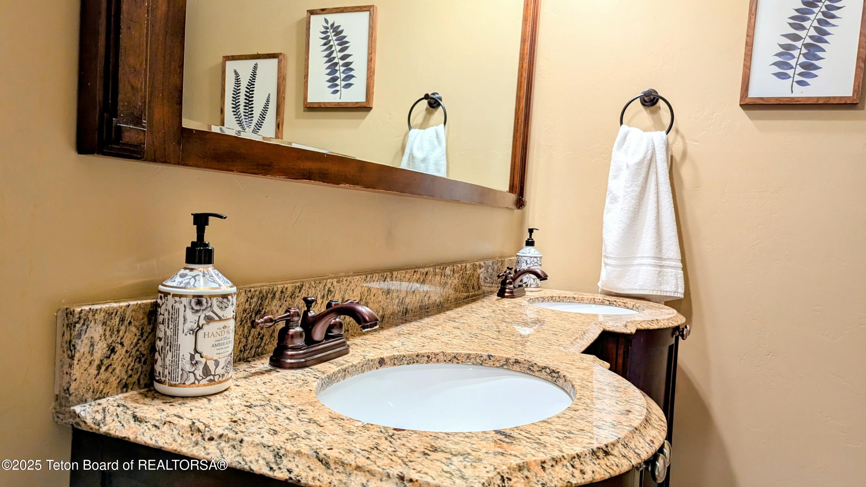 715 MORAINE COURT UNIT 19 GARAGE H