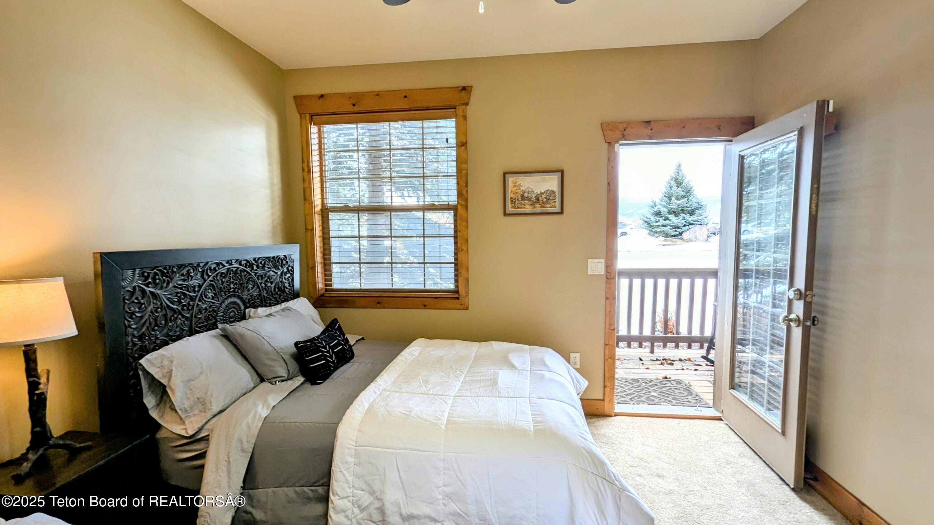 715 MORAINE COURT UNIT 19 GARAGE H