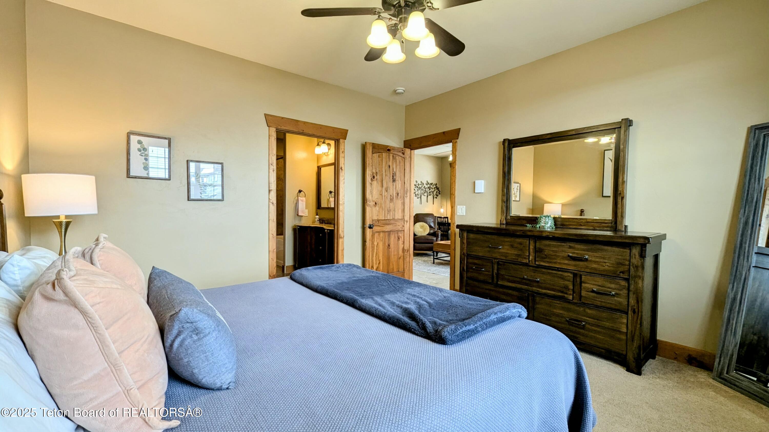 715 MORAINE COURT UNIT 19 GARAGE H